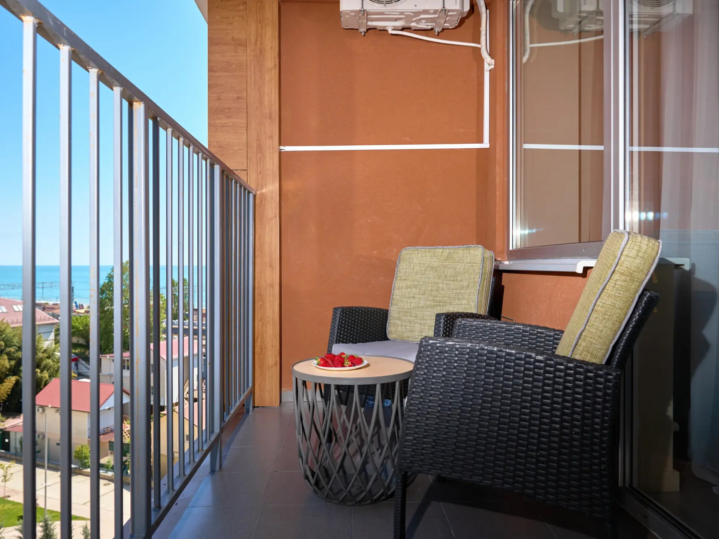 Квартира с боковым видом на море и горы в ЖК Каравелла Португалии