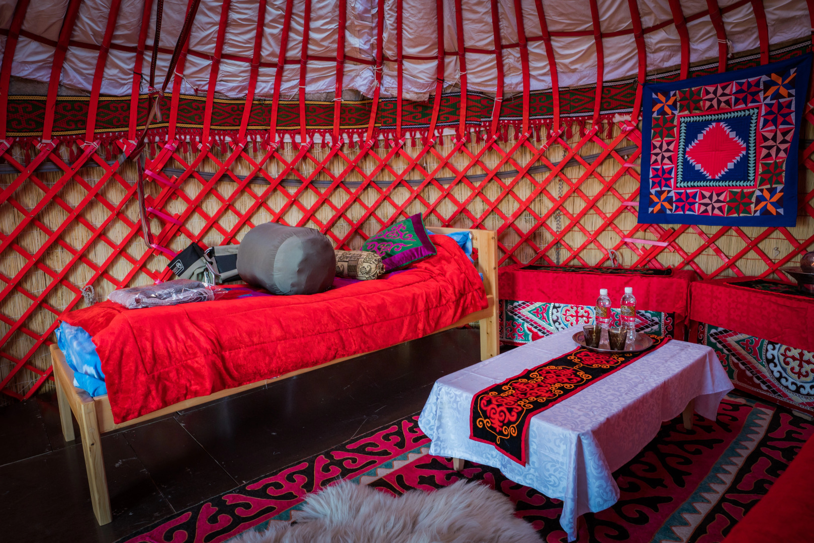 Глэмпинг “AK-SAI TRAVEL” yurt camp at Son Kul lake