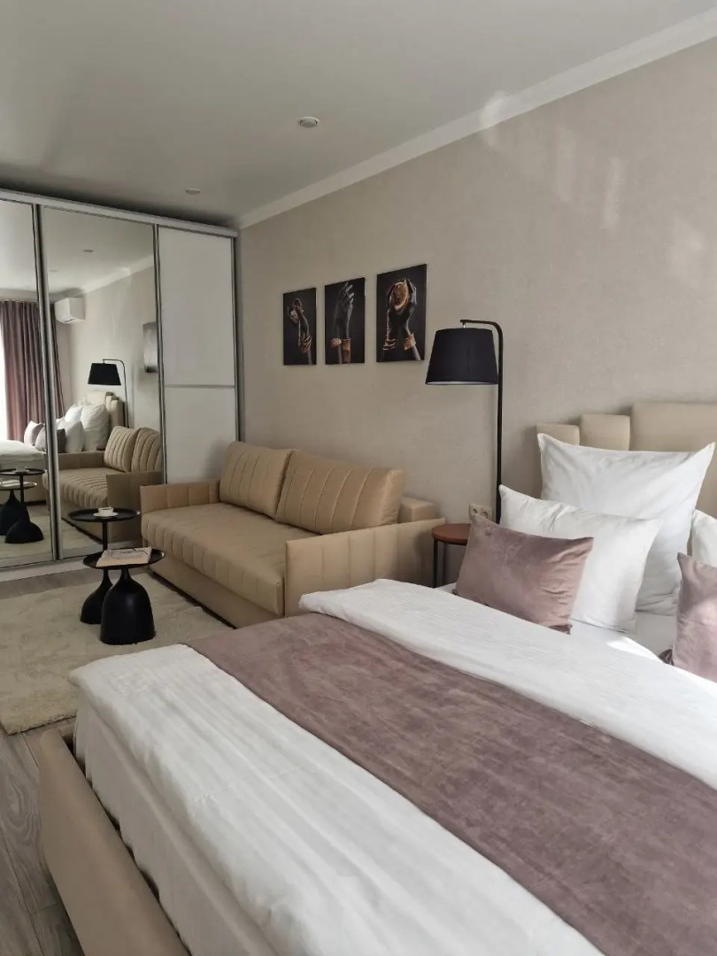 Квартира Flatirini с панорамными окнами в ЖК Весна