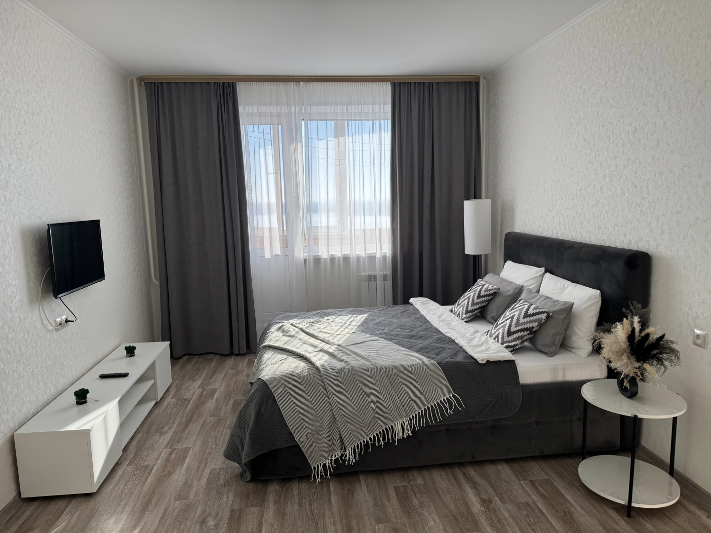 Апартаменты Ассорти на 12 Этаже с Потрясающим Видом на Реку Обь