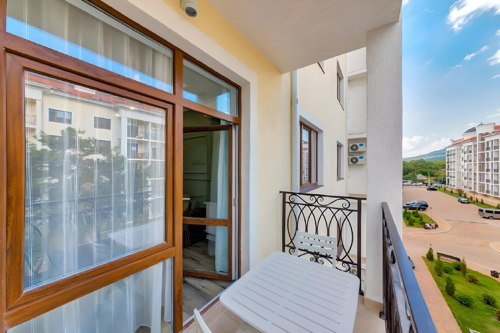 Апартаменты Изумрудный город-2