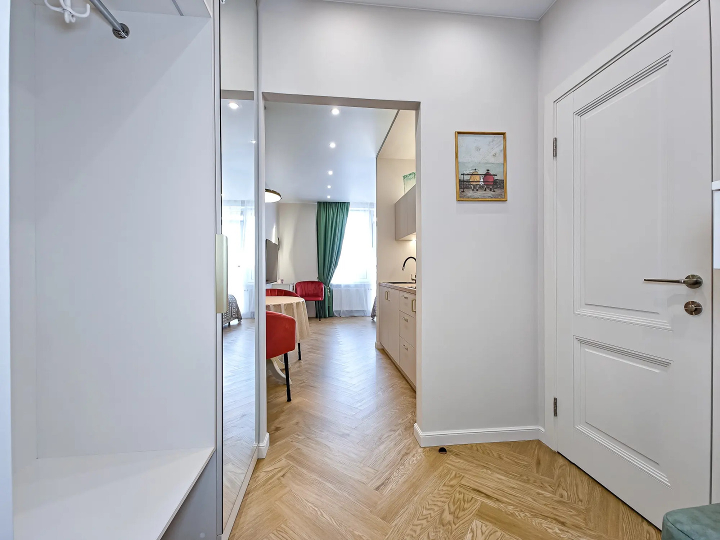 Квартира рядом с метро и жд вокзалом и прекрасным видом на город