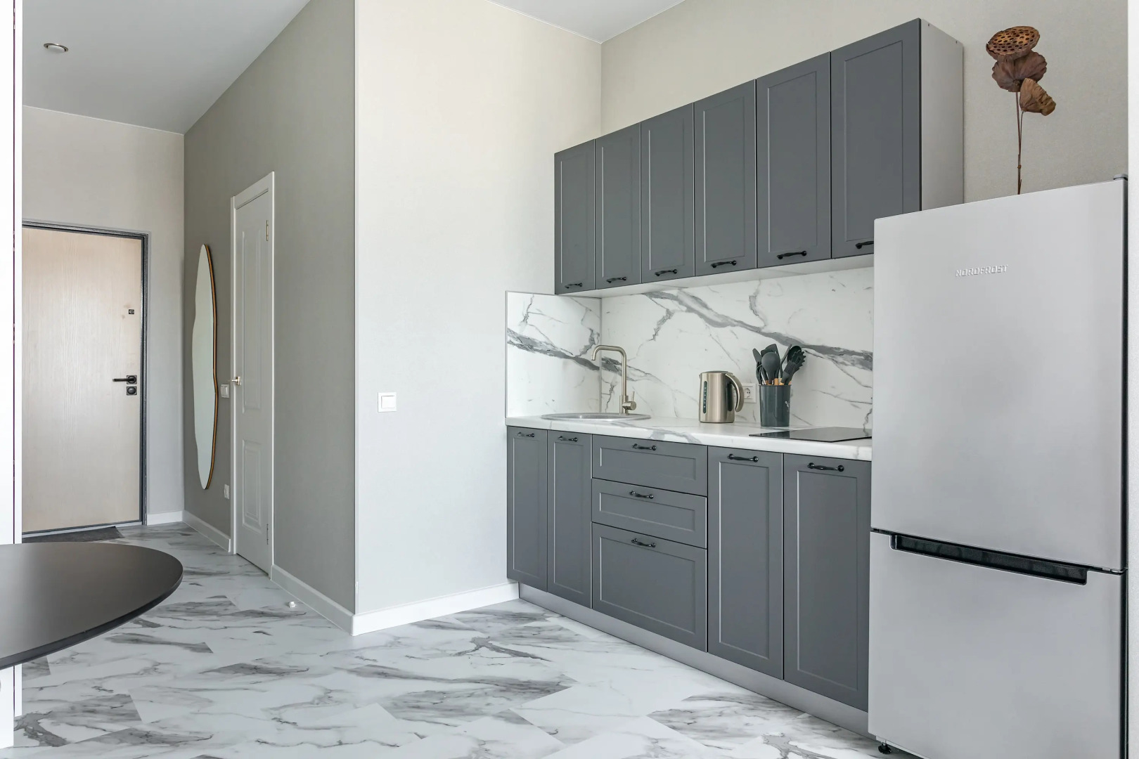 Апартаменты InHome24 Стильные апартаменты для двоих в Одинцово