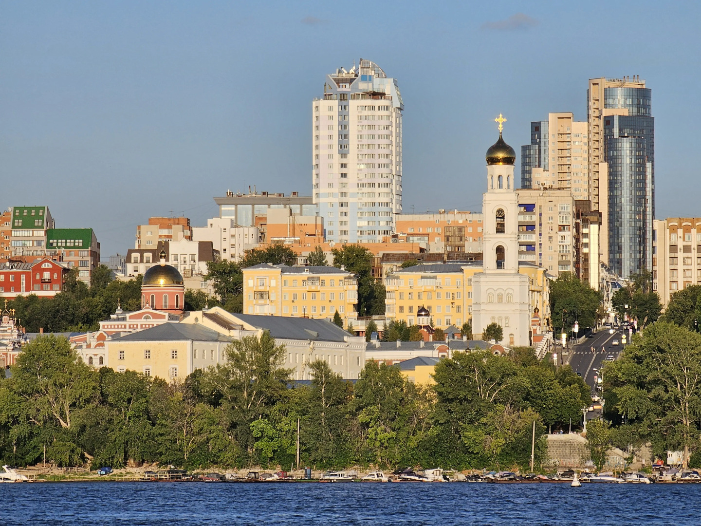 Апартаменты в Центре Города недалеко от Набережной от компании v-Gosti