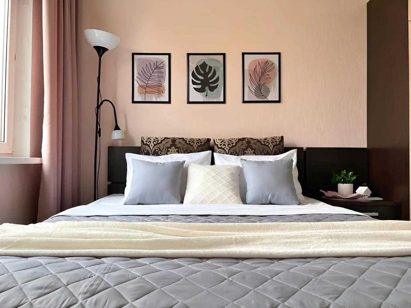 Квартира на Рихарда Зорге 42