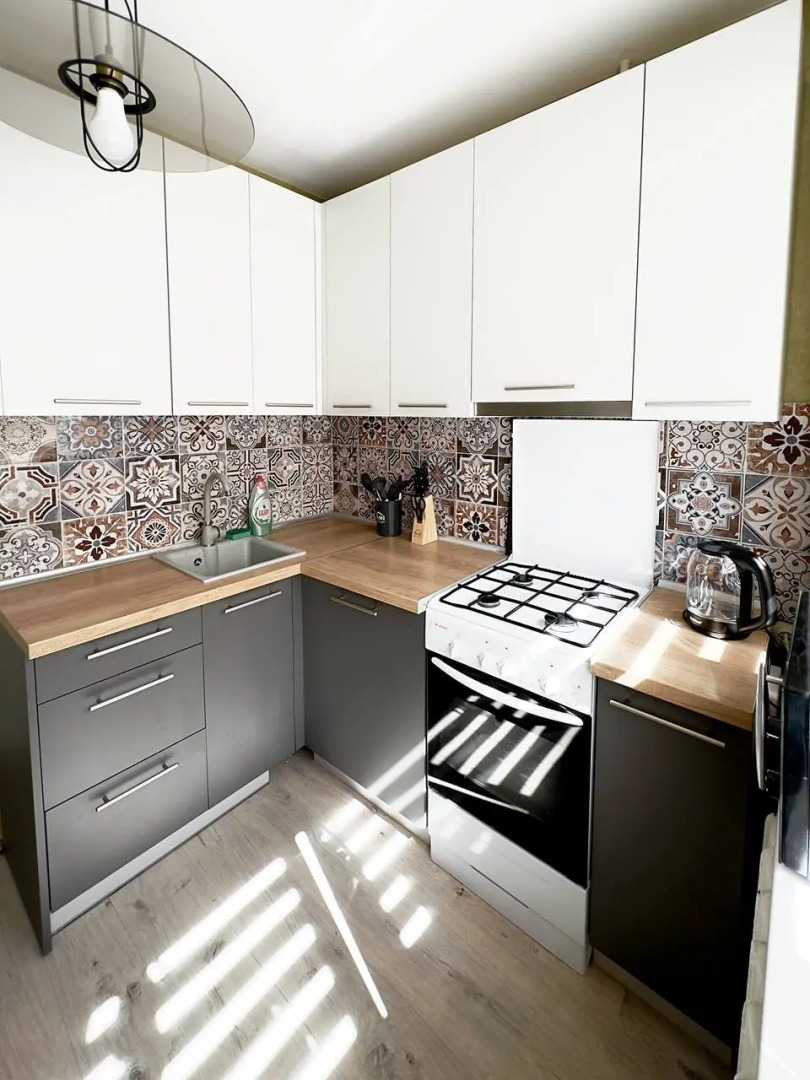 Апартаменты 2 комнаты в центре по улице Короля