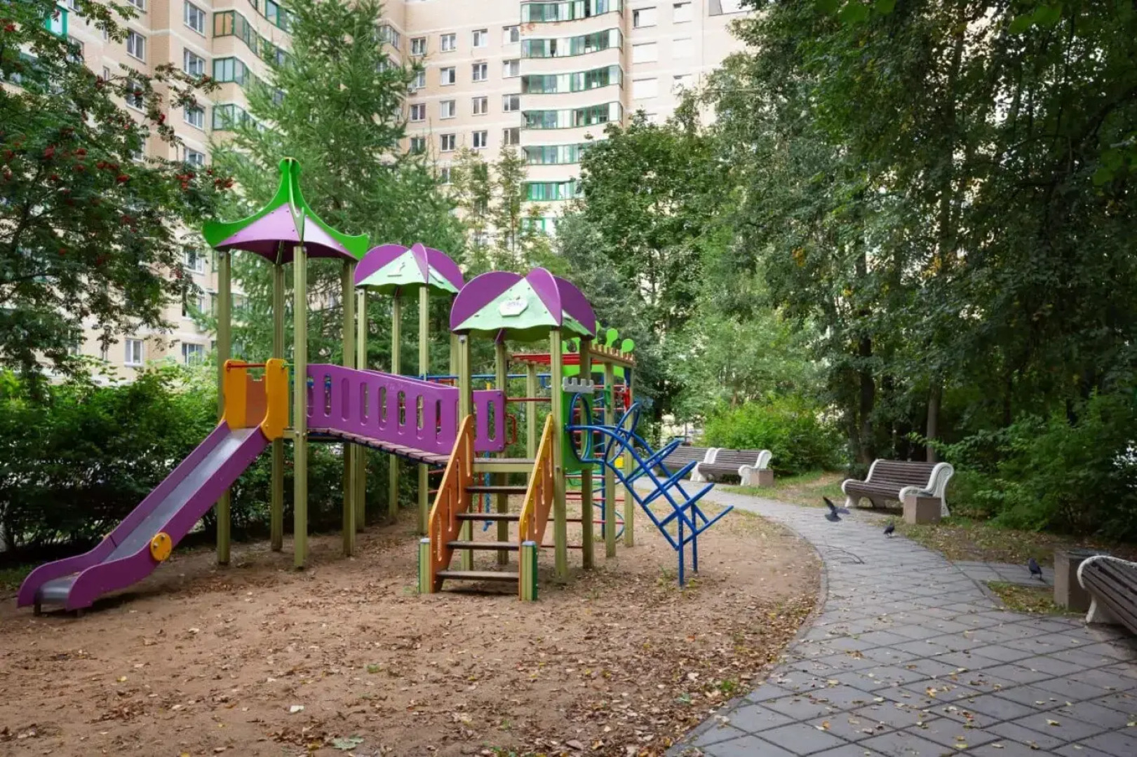 Апартаменты 2 комнатные с балконом в центре города, рядом Парк Победы