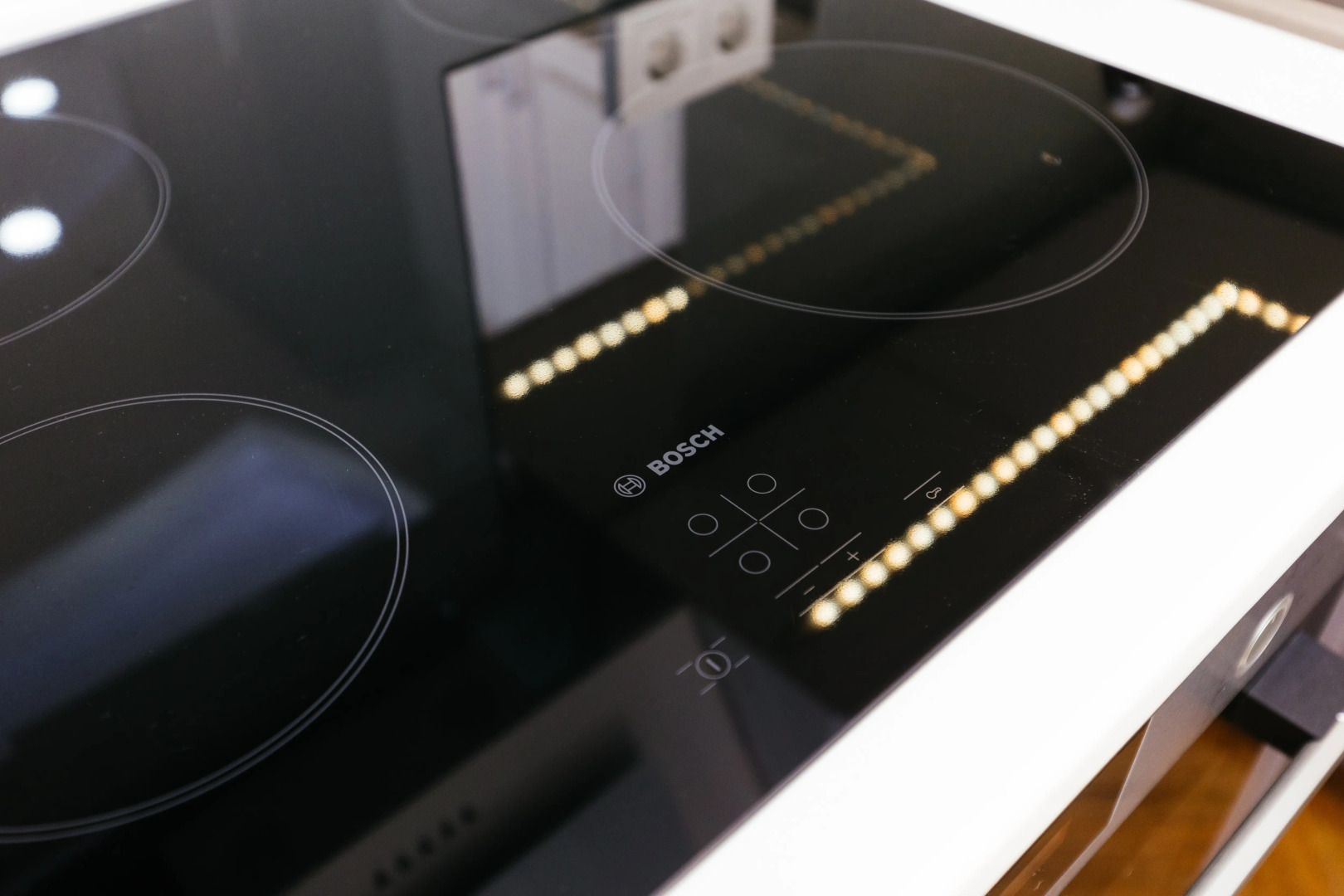 Апартаменты ROOM ROUR с видом на МОСТ ВЛЮБЛЕННЫХ