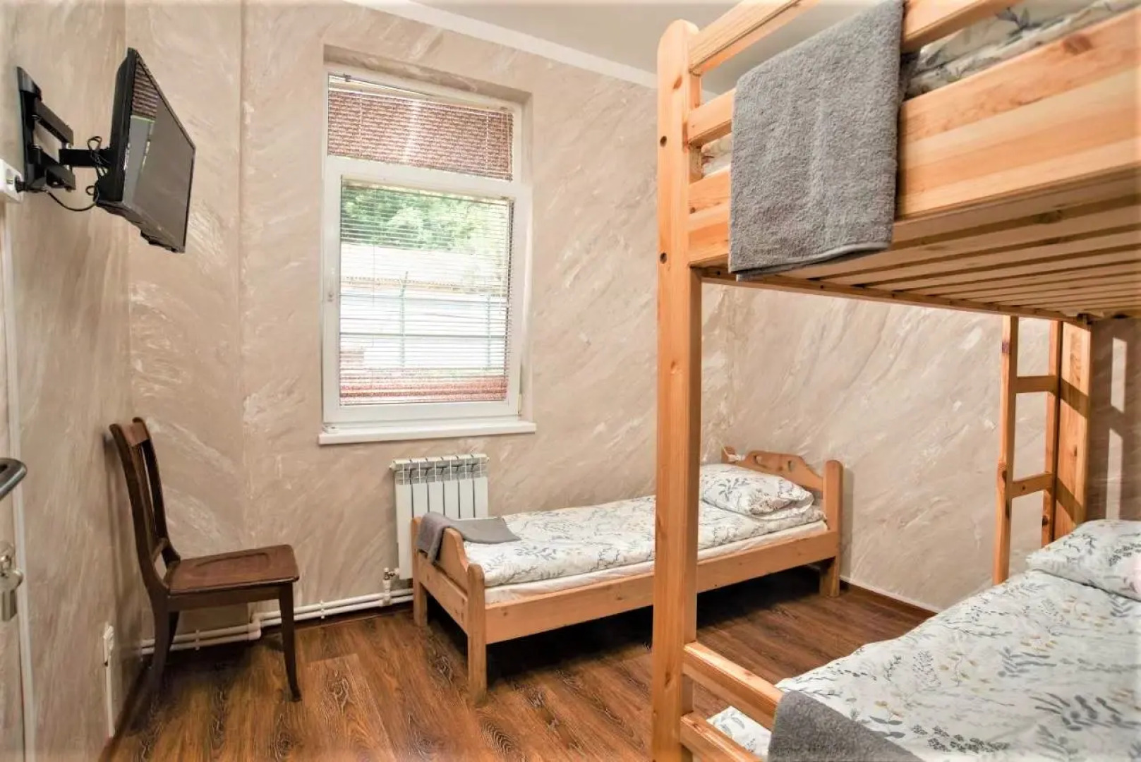 Отель Манжари