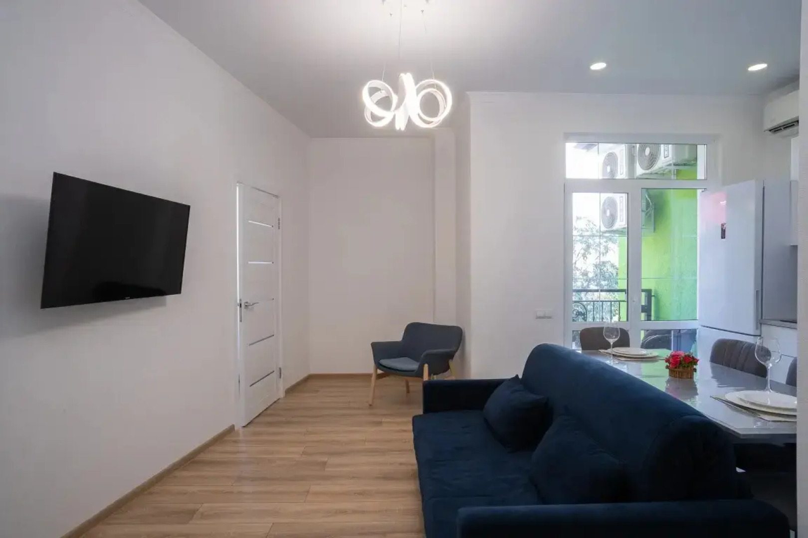 Апартаменты RED APARTMENTS Арт Лайт Дойл