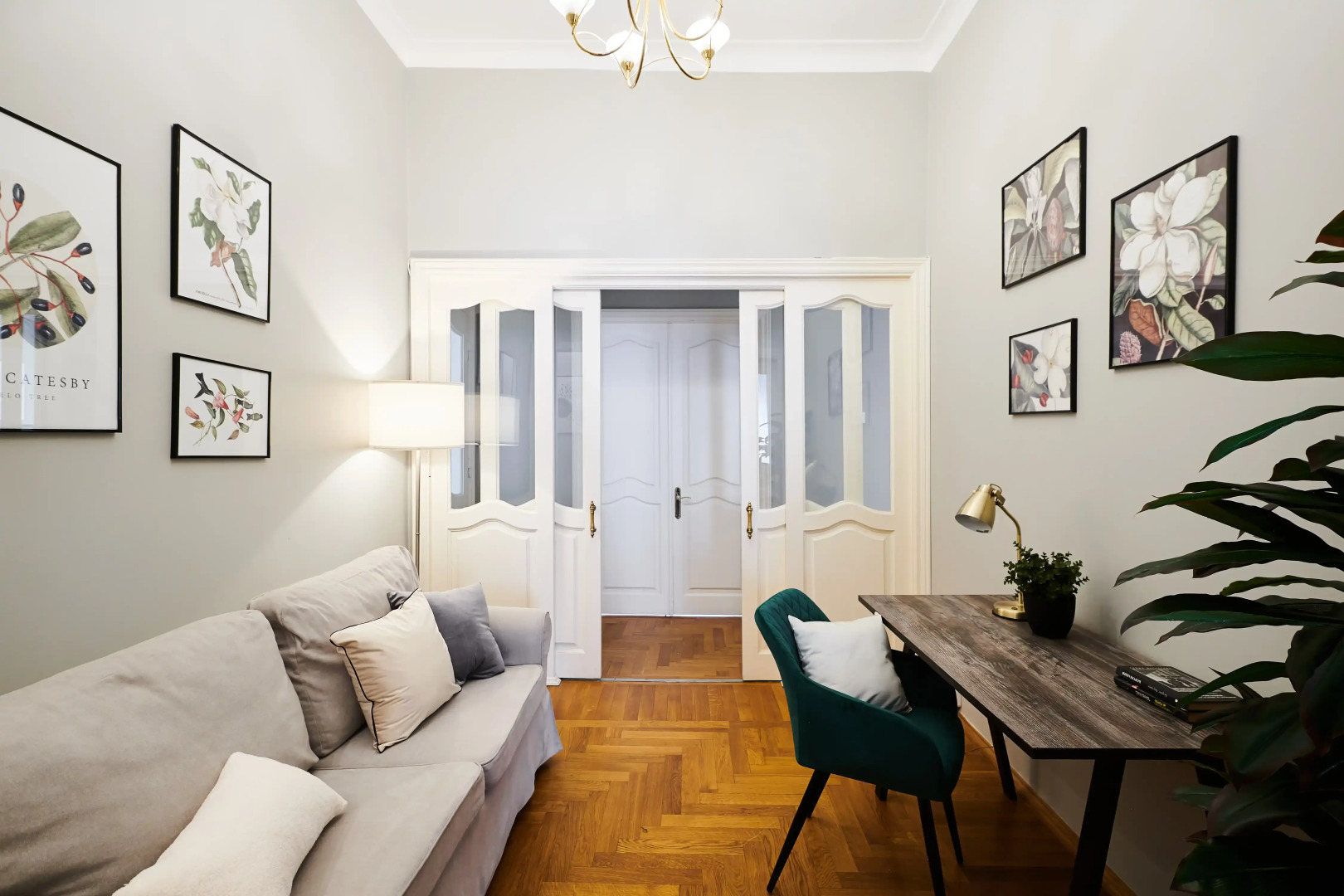 Квартира GM Apartments Шикарная Пятёрка с домашним кинотеатром