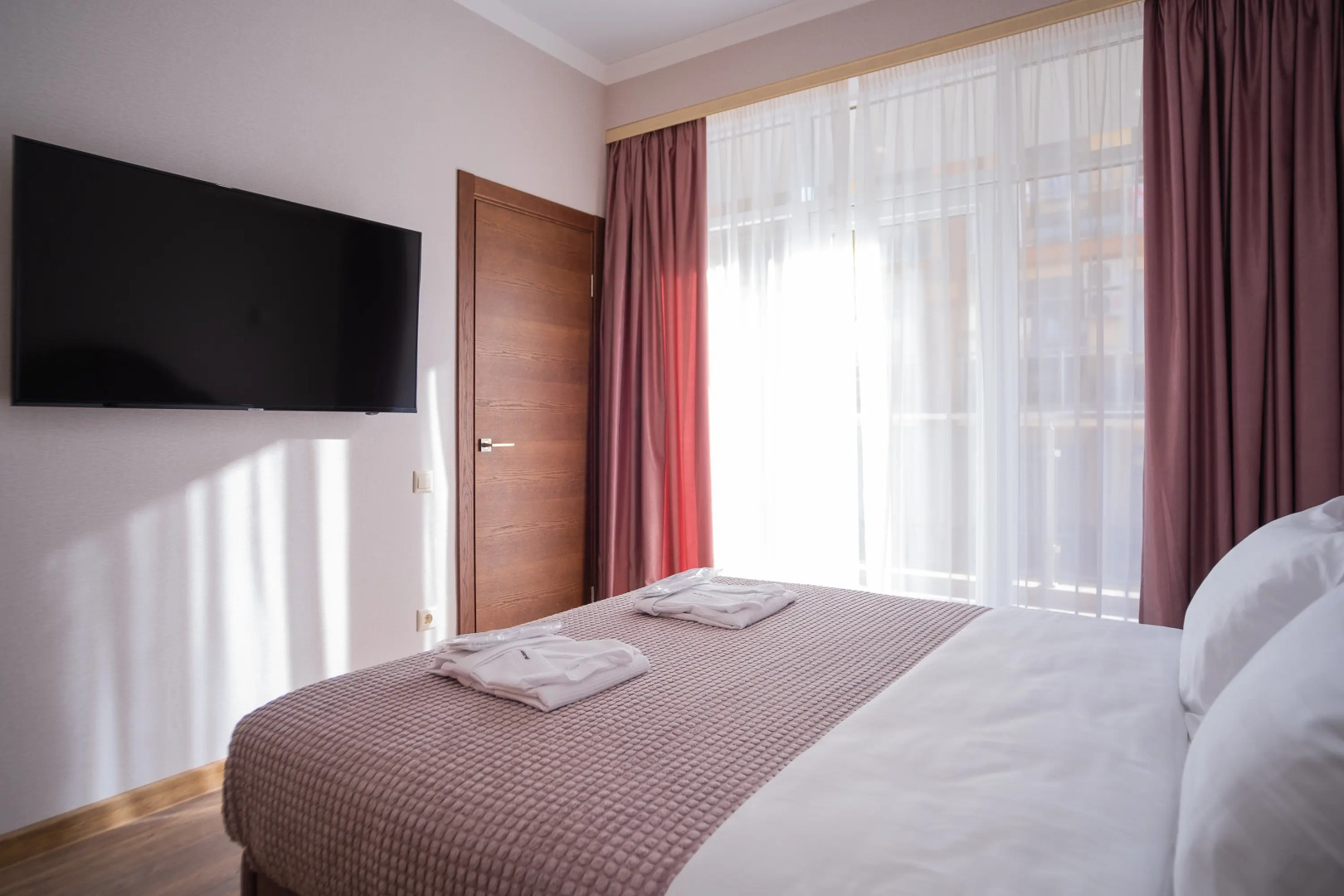 Апартаменты Red Apartments Светлана Парк Агния