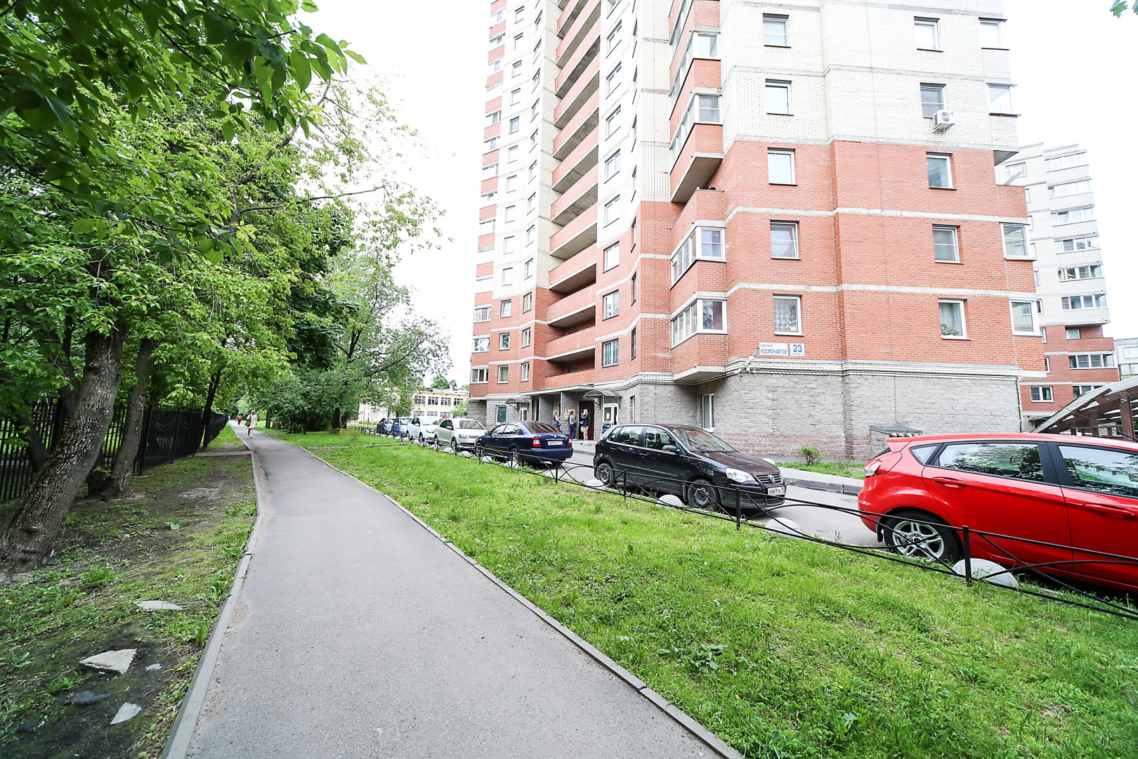 Апартаменты Гости Любят у метро Московская на Космонавтов