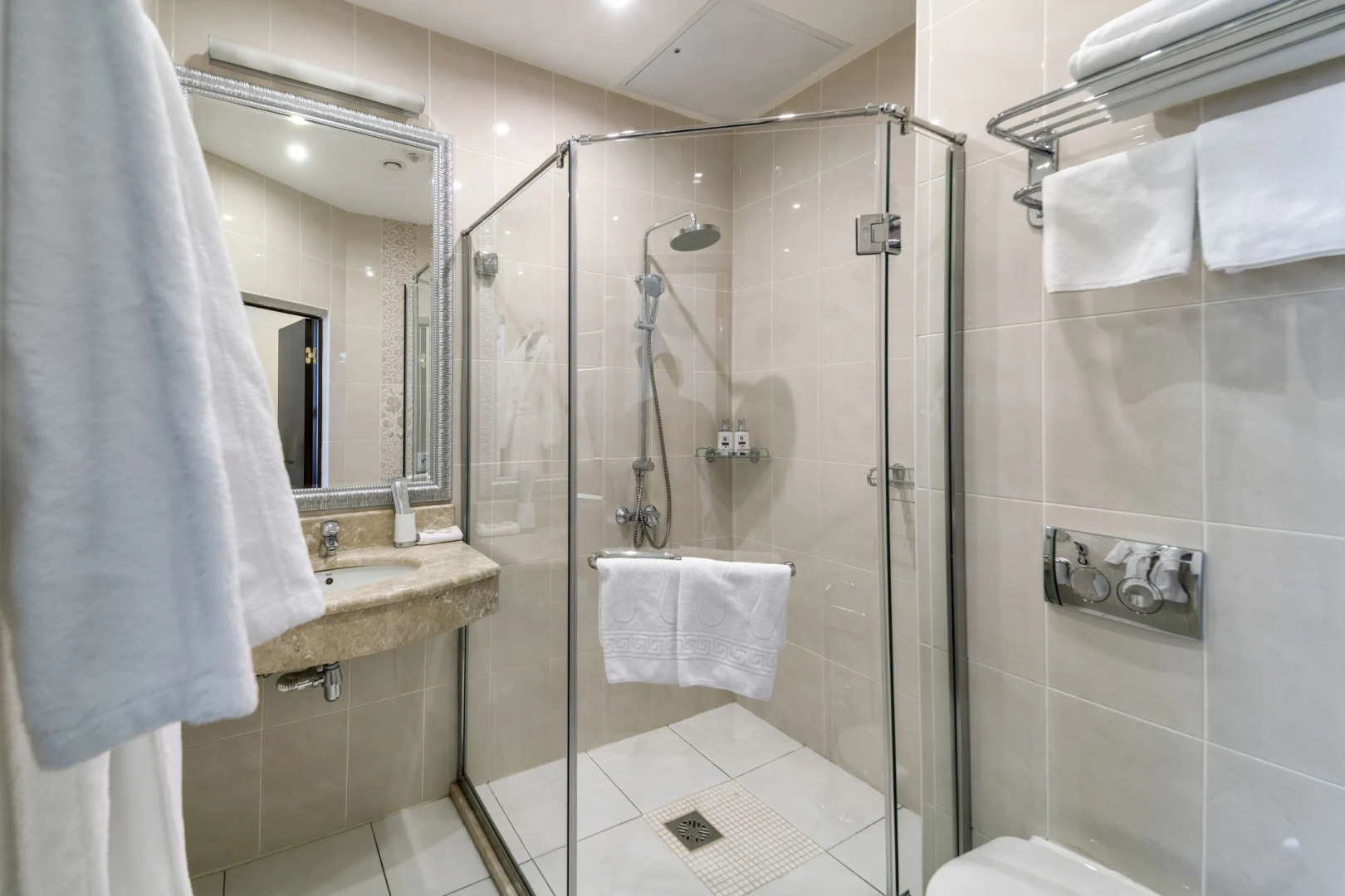 7 Avenue Hotel & SPA