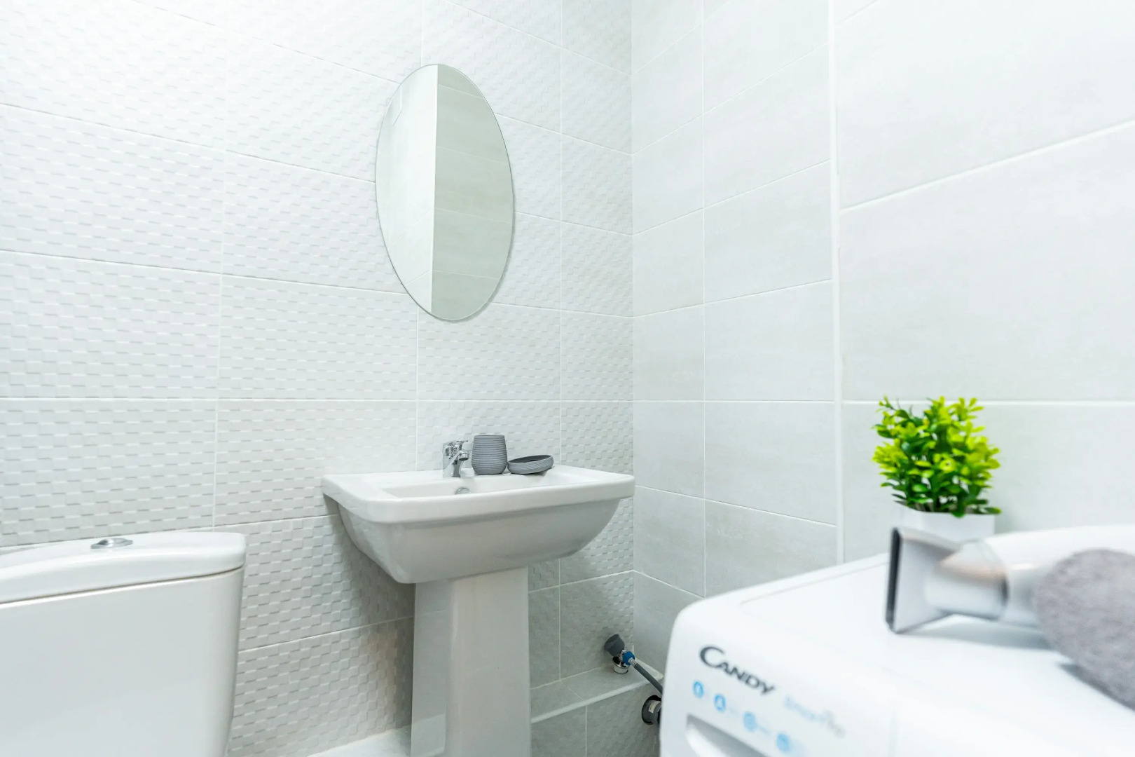 Апартаменты с Дизайнерским Ремонтом в Южном Районе Новороссийска от LetoApart