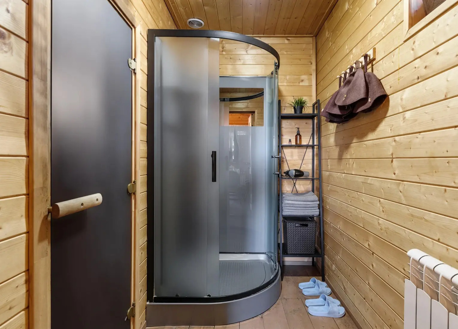 Частный дом Речной клуб Коттедж Малиновый с тёплым бассейном и баней