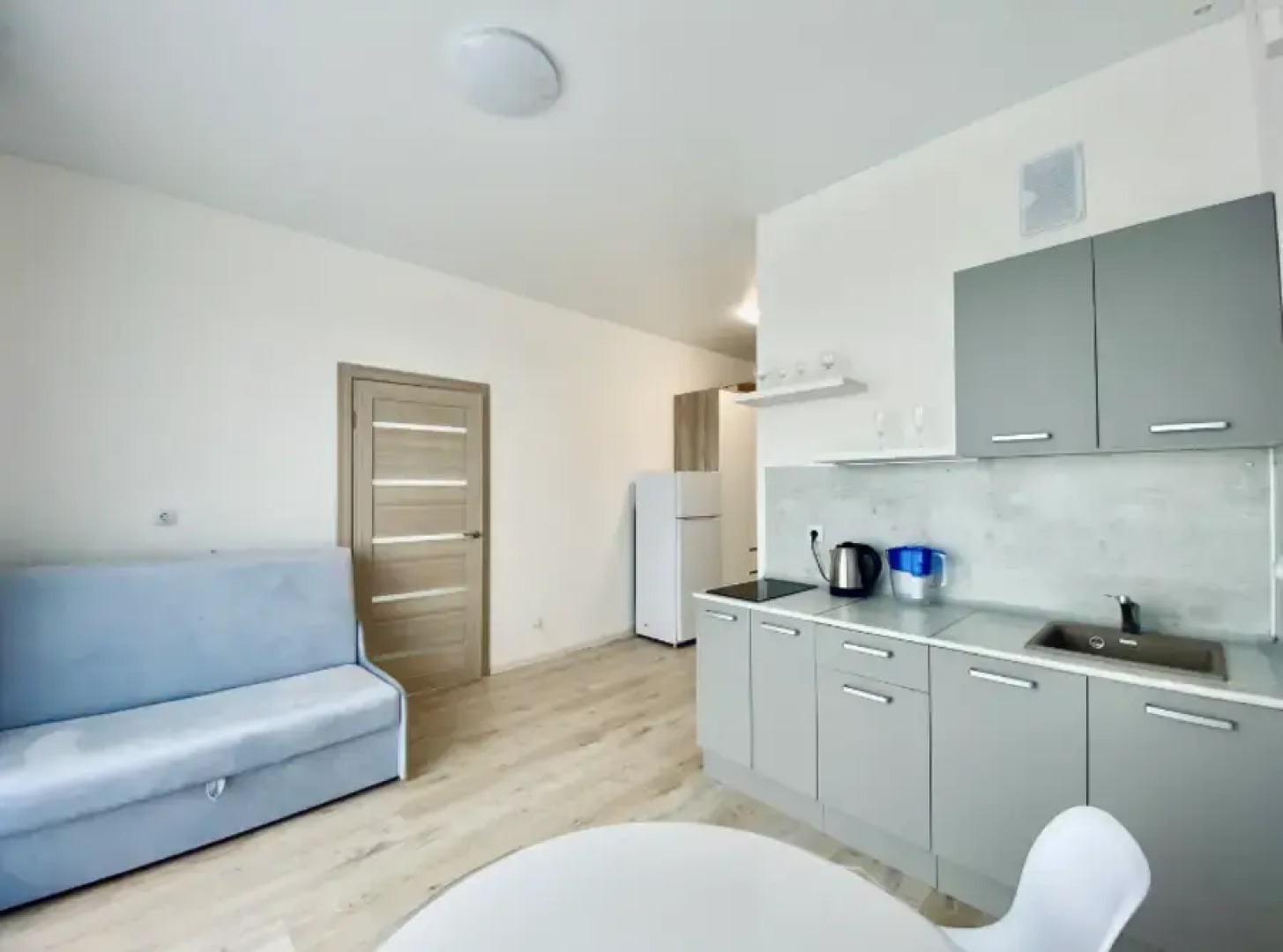 Апартаменты на Фармана Салманова 1