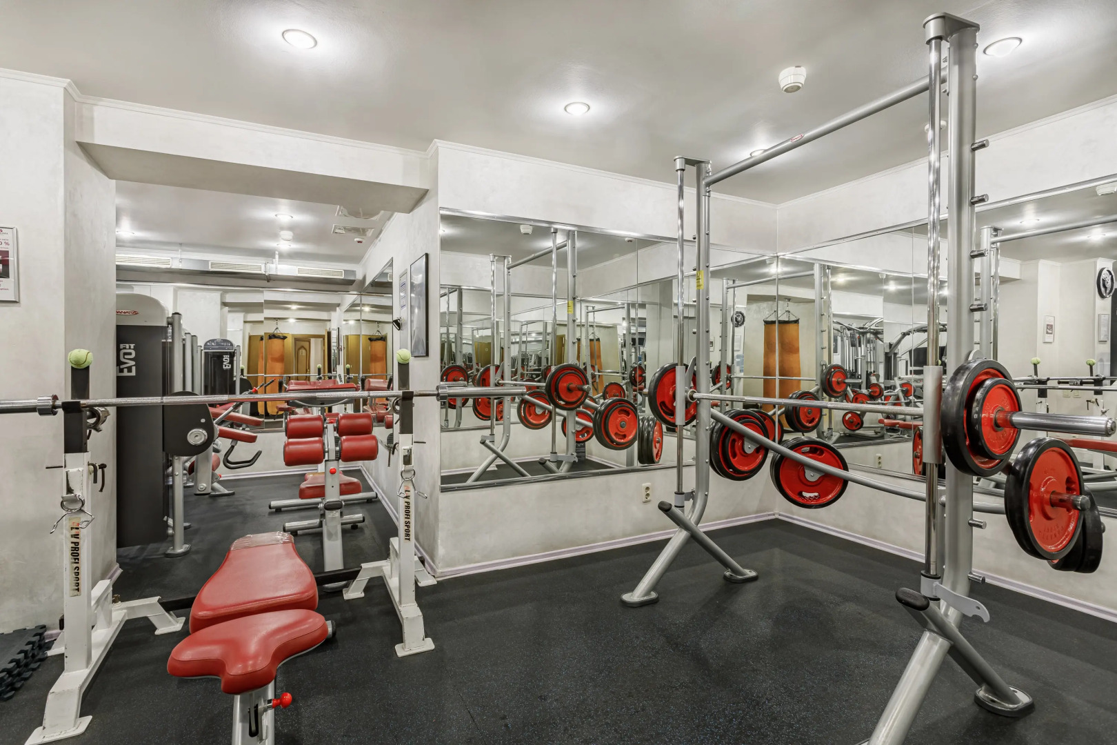 Отель Максима Ирбис