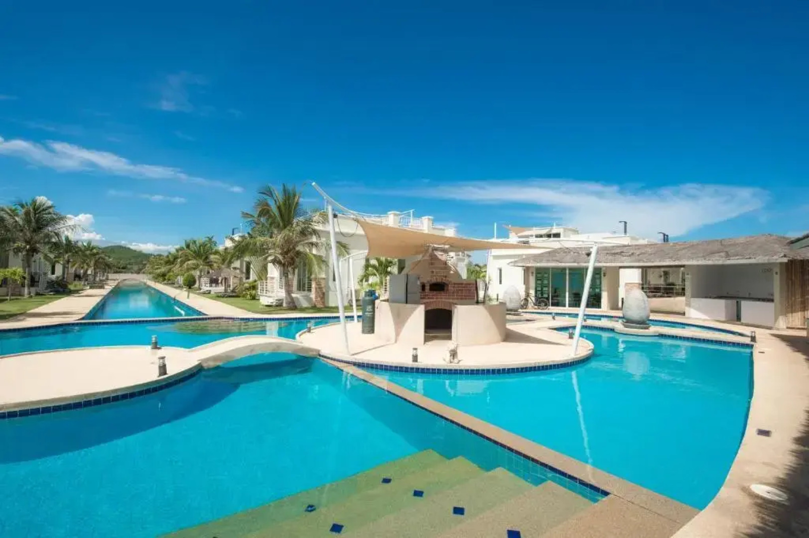 Отель The Oriental Beach Pearl