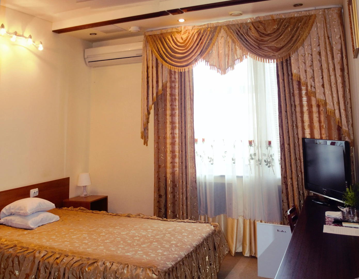 Отель Абсолют