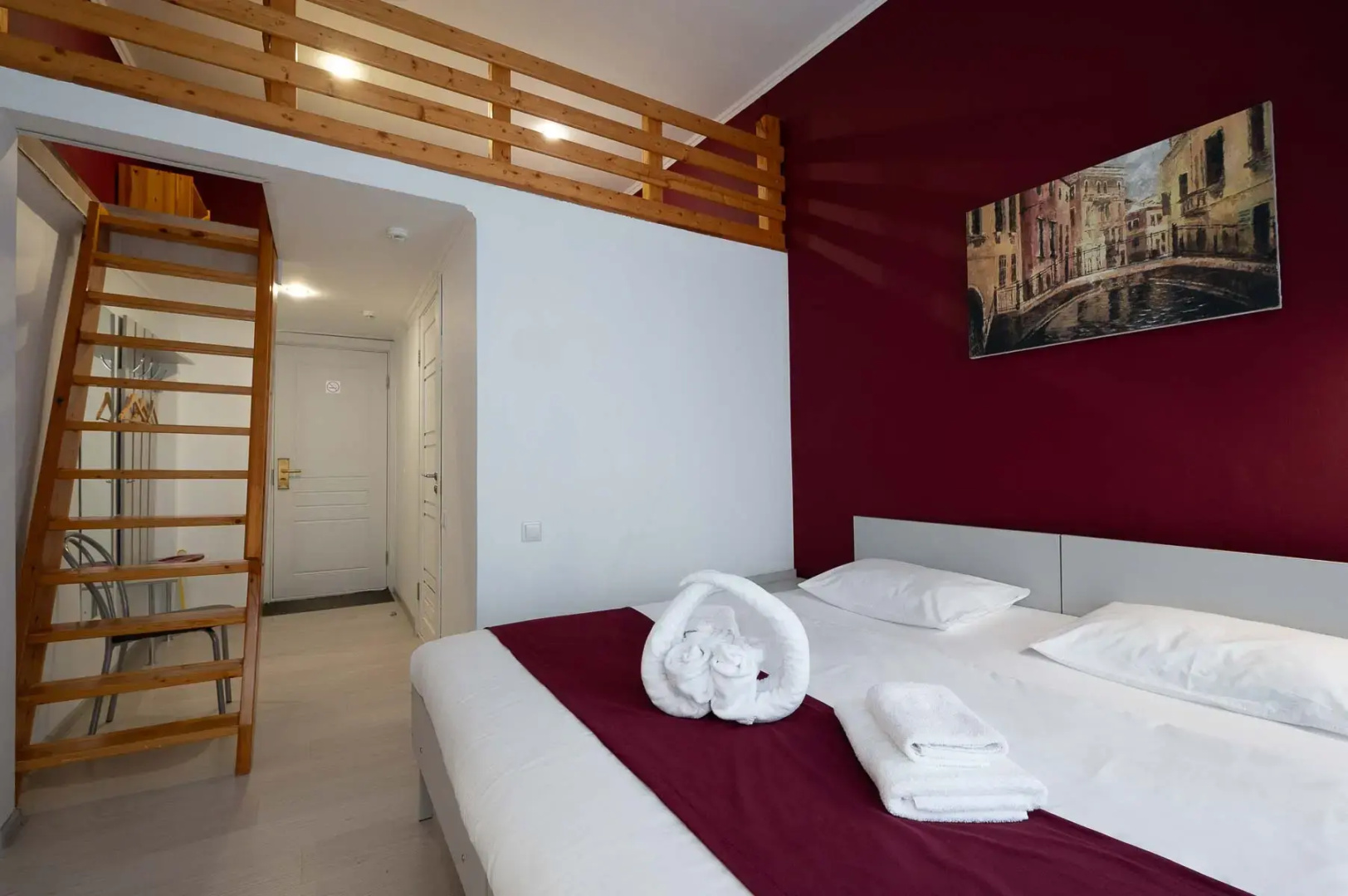 Отель IQHotel