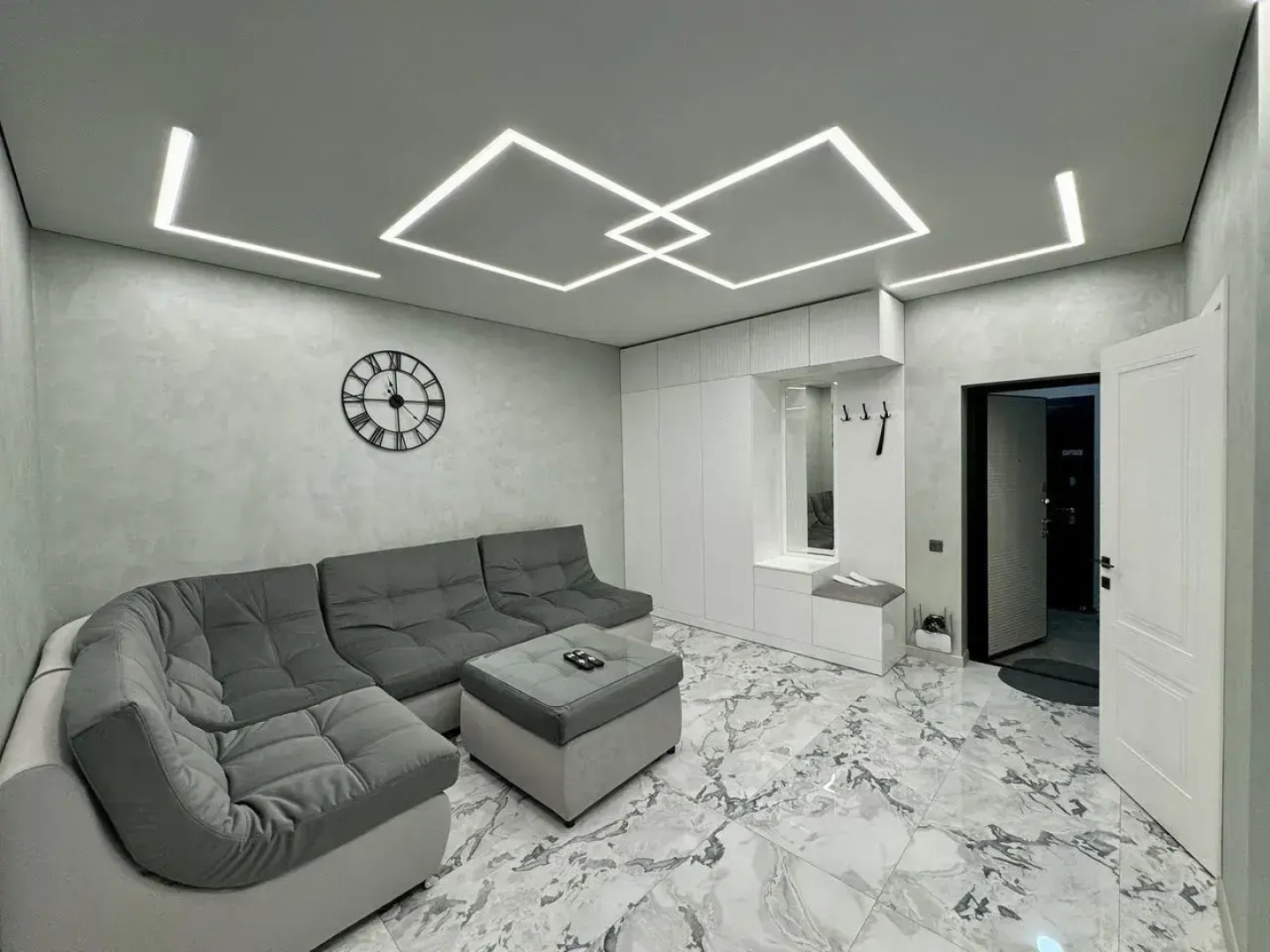 Квартира на Курсантов Кировцев 4А