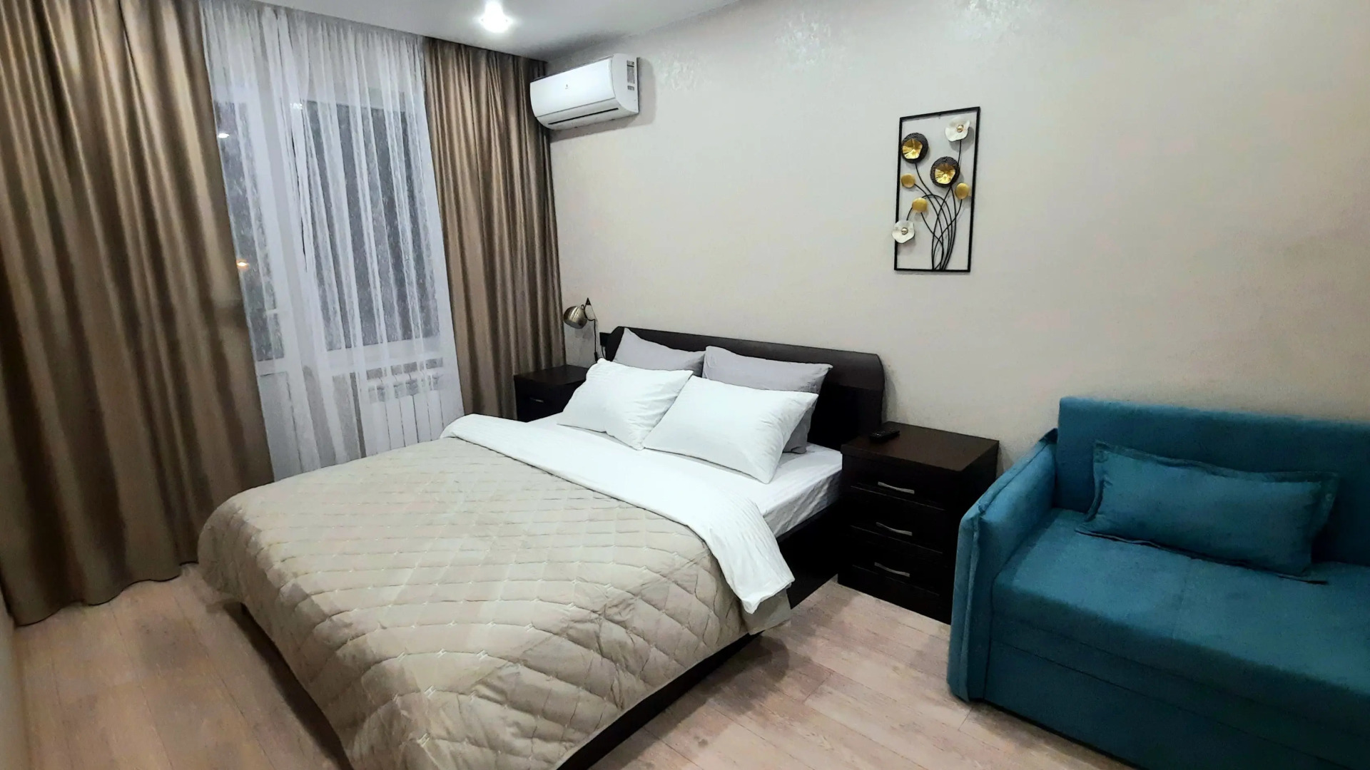 Квартира Двухкомнатная на Александрова 18