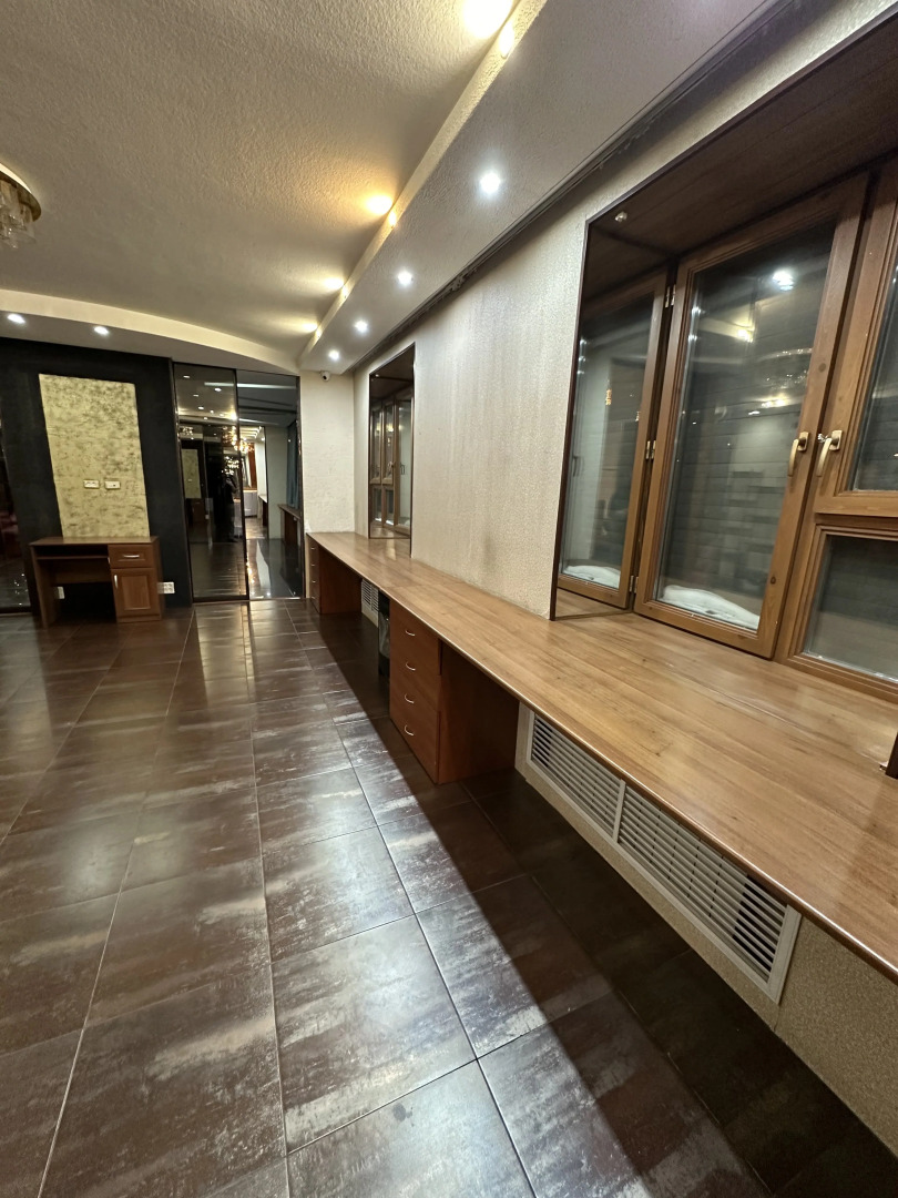 Квартира Уютная Пятикомнатная В Центре На Улице Комсомольская