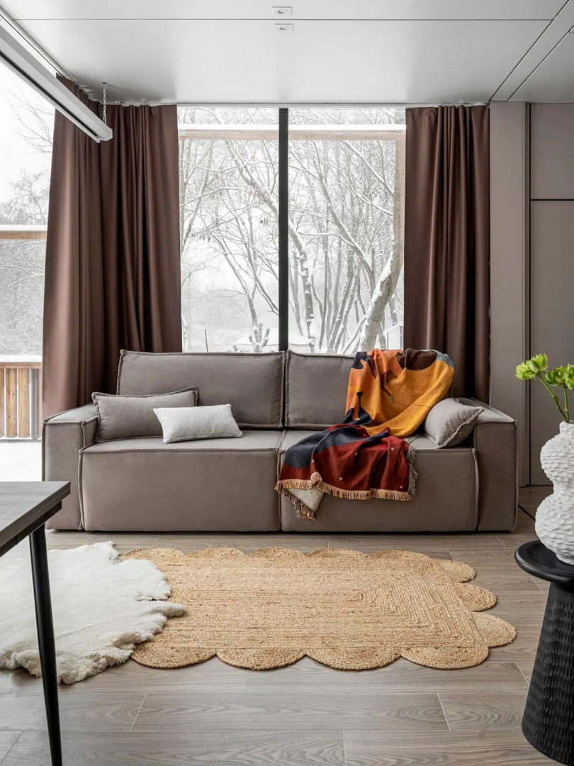 Частный Дом на Берегу Реки с Приватной Террасой и Джакузи