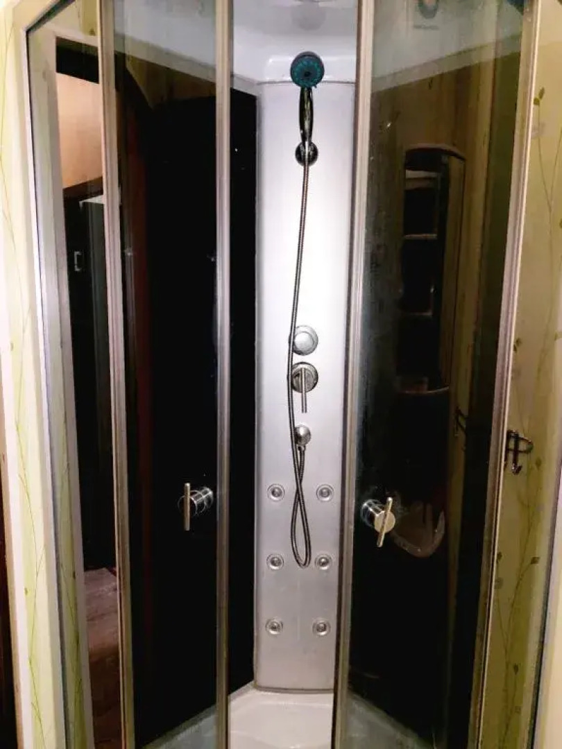 Квартира у Часовой Башни с Просторной Кухней