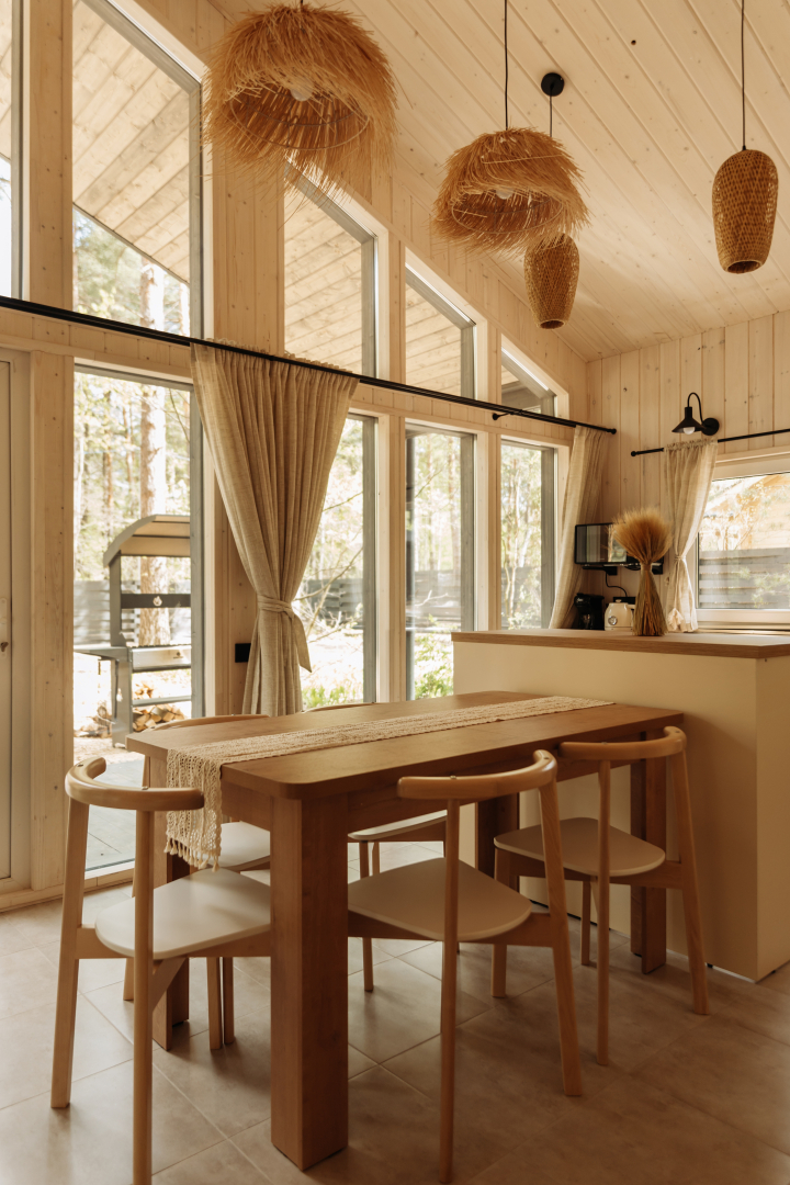 Частный дом Барнхаус в стиле бохо в сосновом лесу