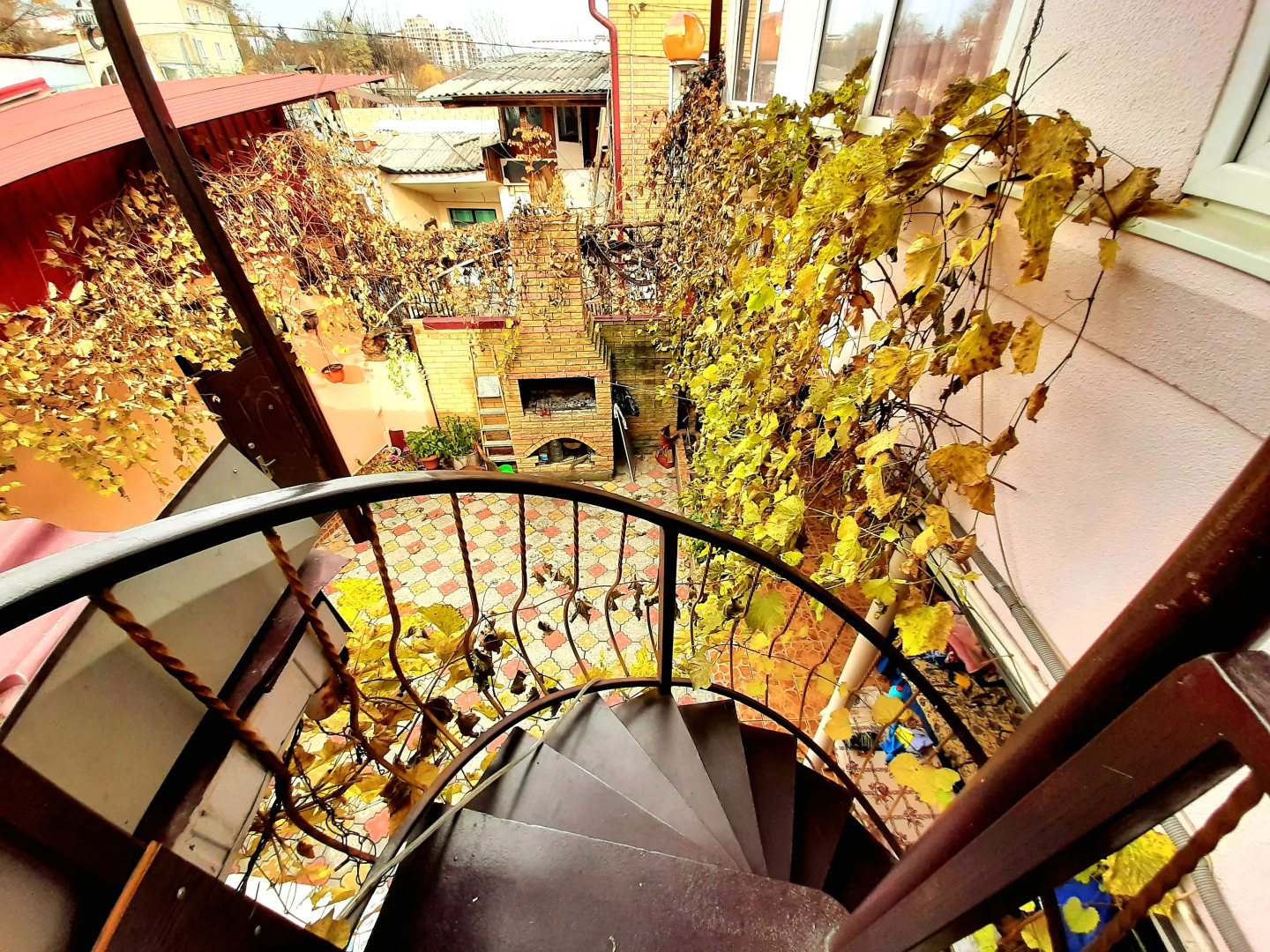 Квартира двухкомнатная на втором этаже