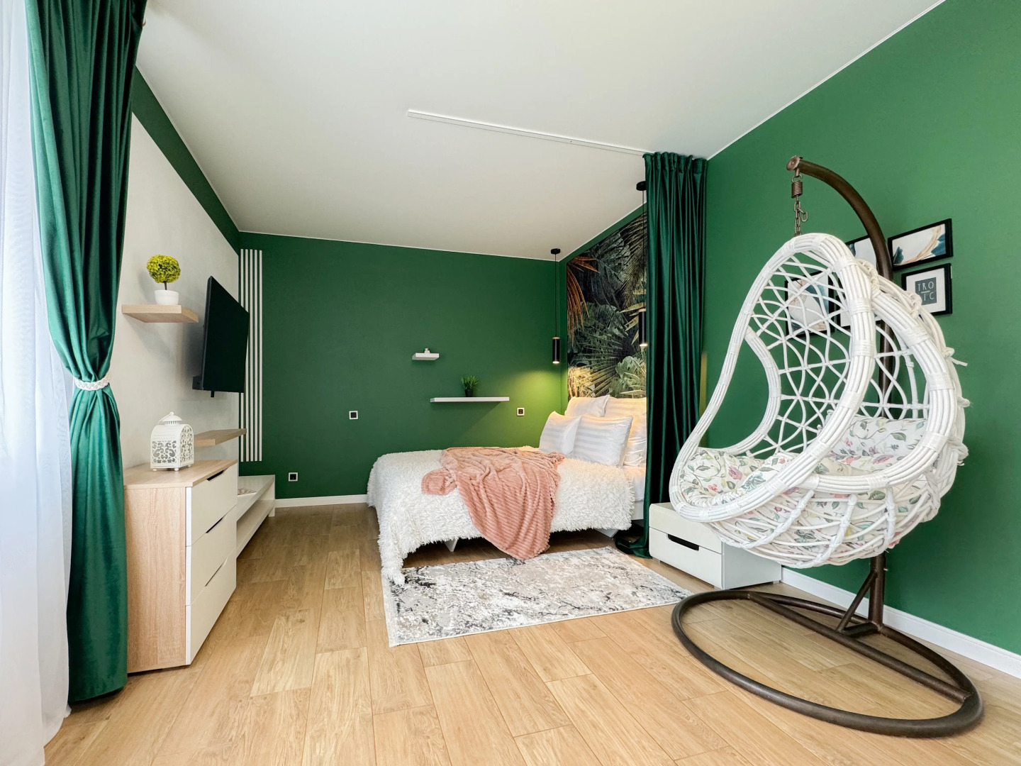 Апартаменты LovelyHome39 на Набережной у Моря