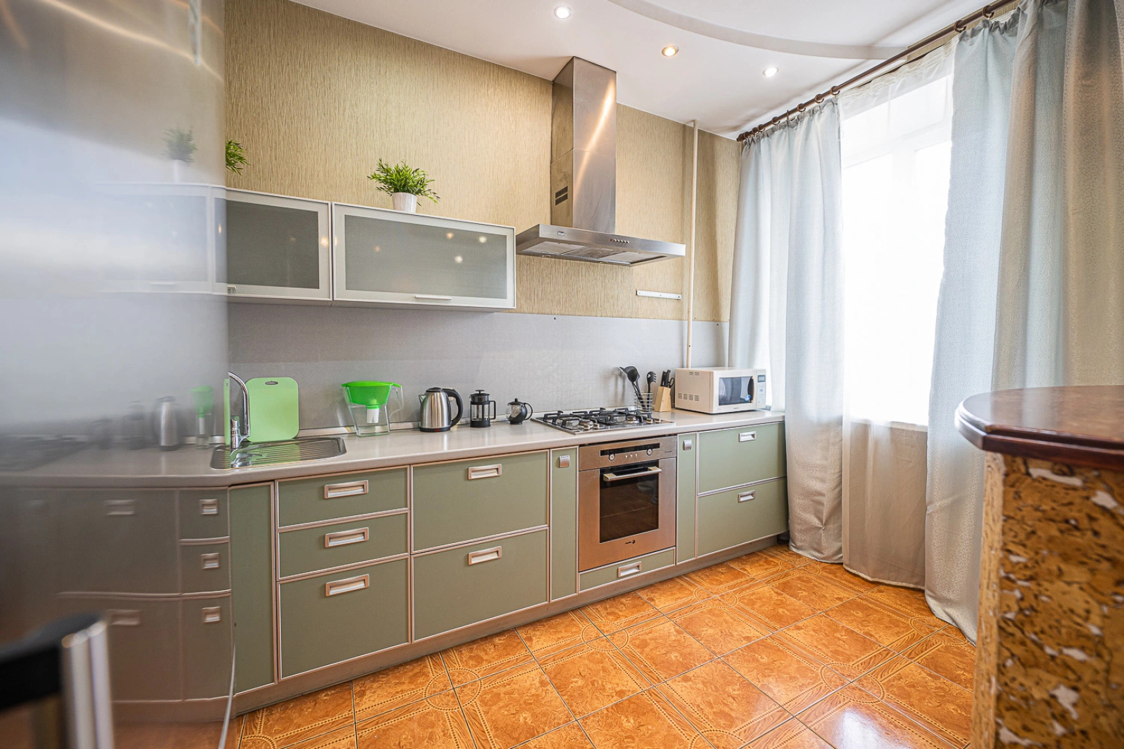 Апартаменты Пять Звезд на Свободы 66