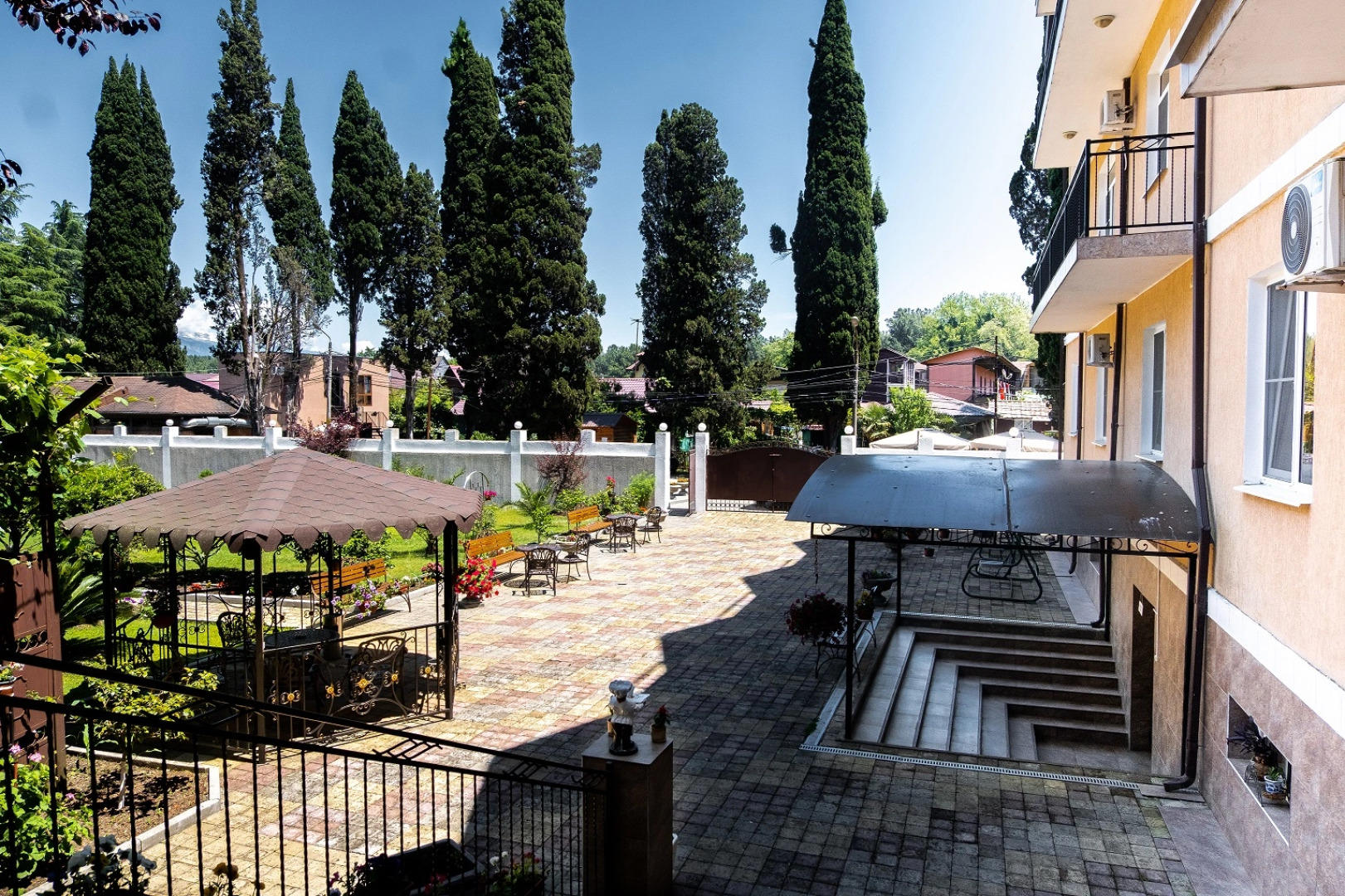 Отель Кипарис