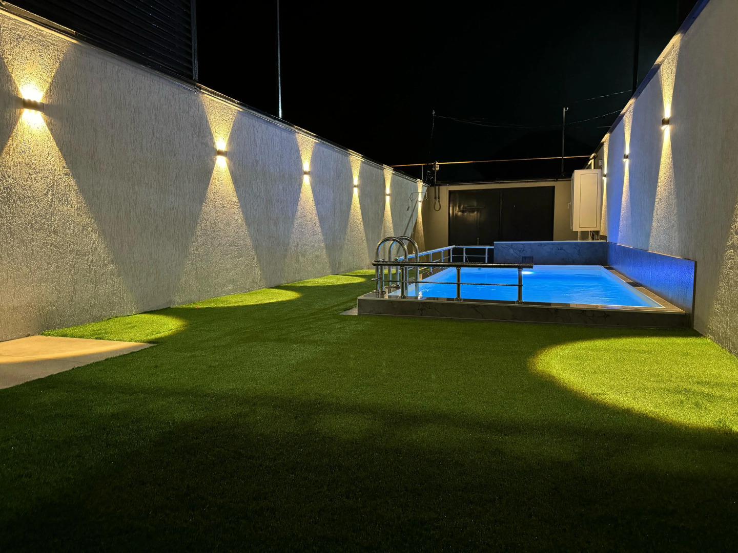 Гостевой дом Дом с бассейном на берегу