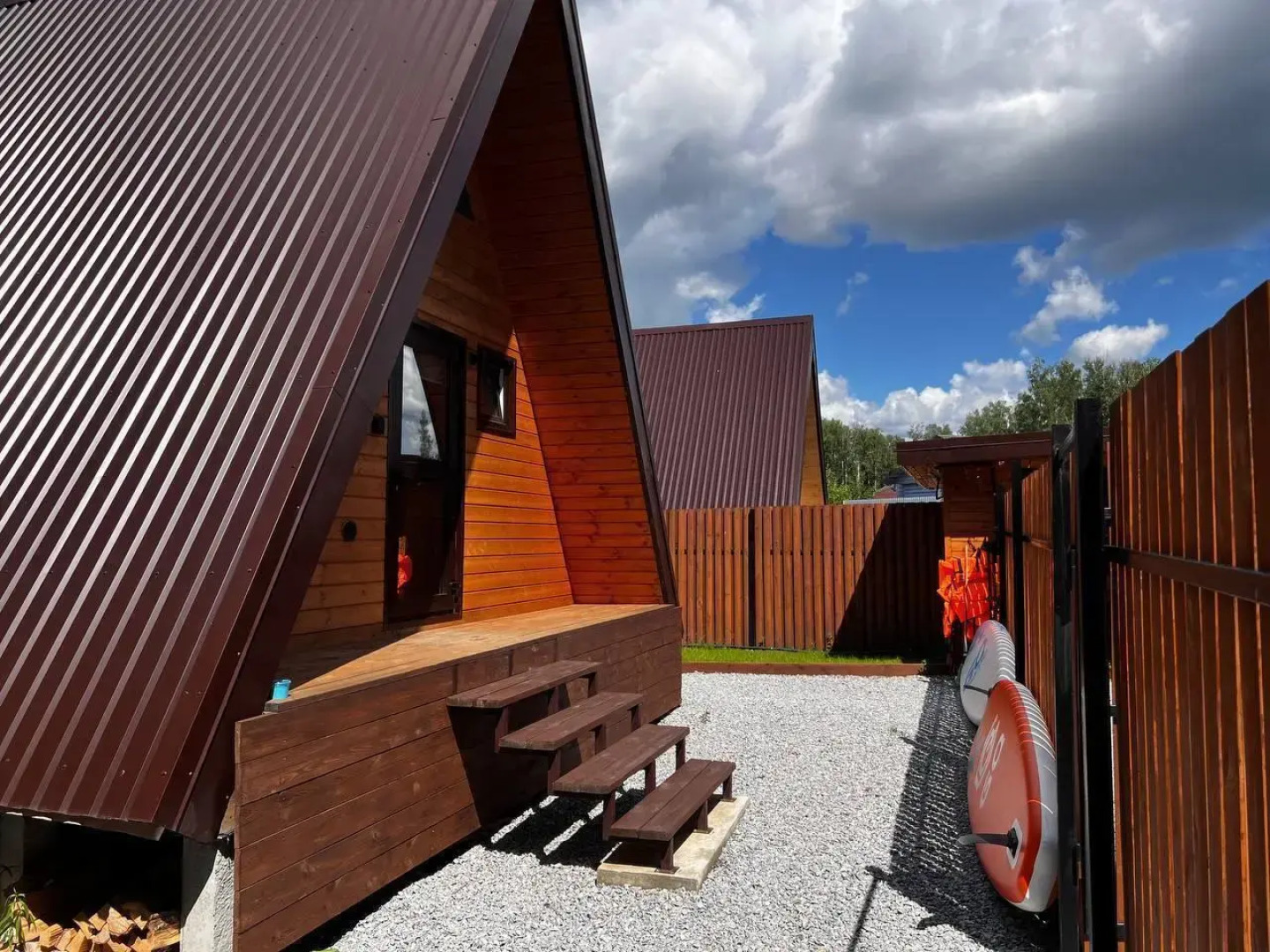 Частный дом в Стиле A-Frame на Берегу Озера