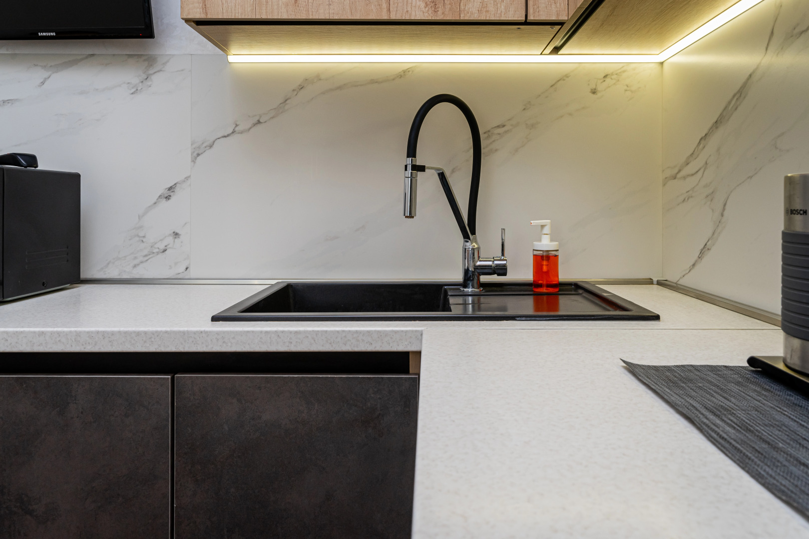 Квартира ЛЮКС Посуточно в ЖК Жигулина Роща