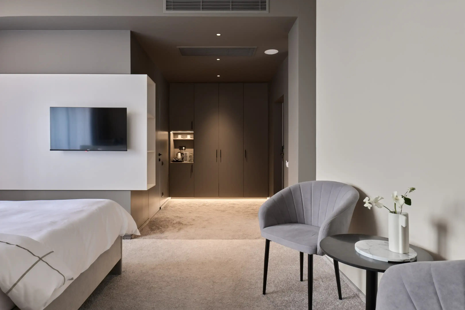 Отель SLIDE Bleisure & MICE