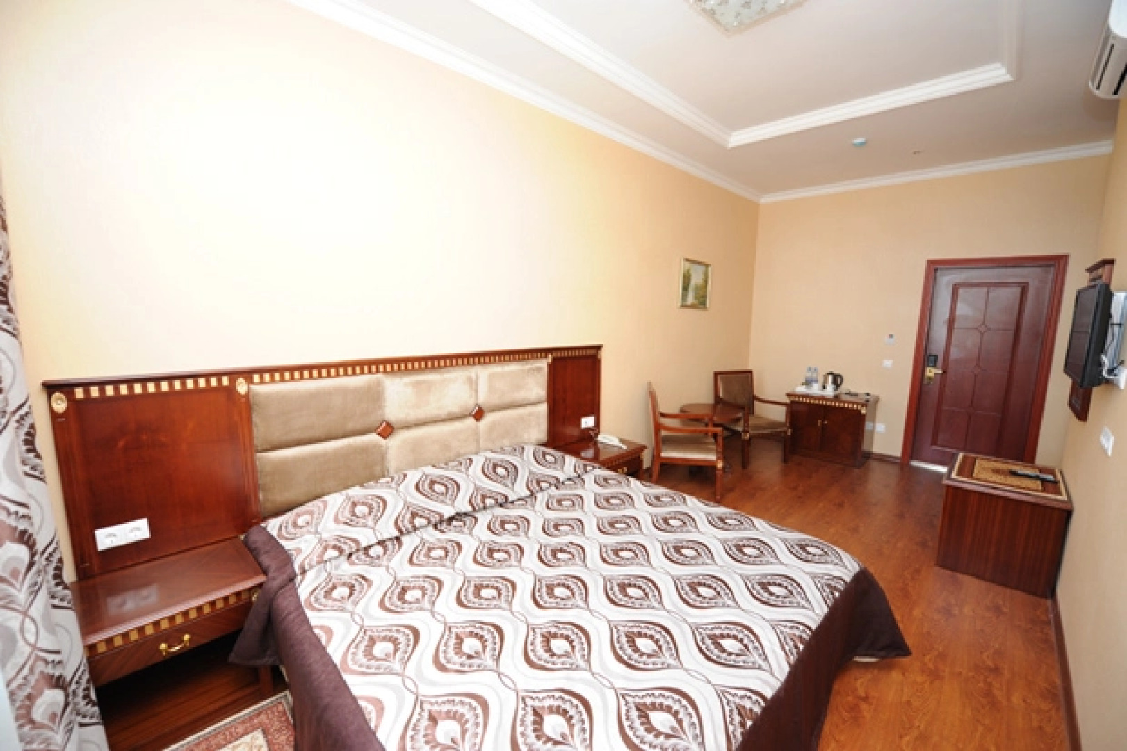 Отель Эдельвейс