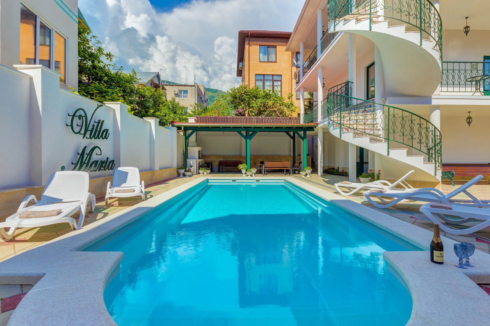 Отель Атлас