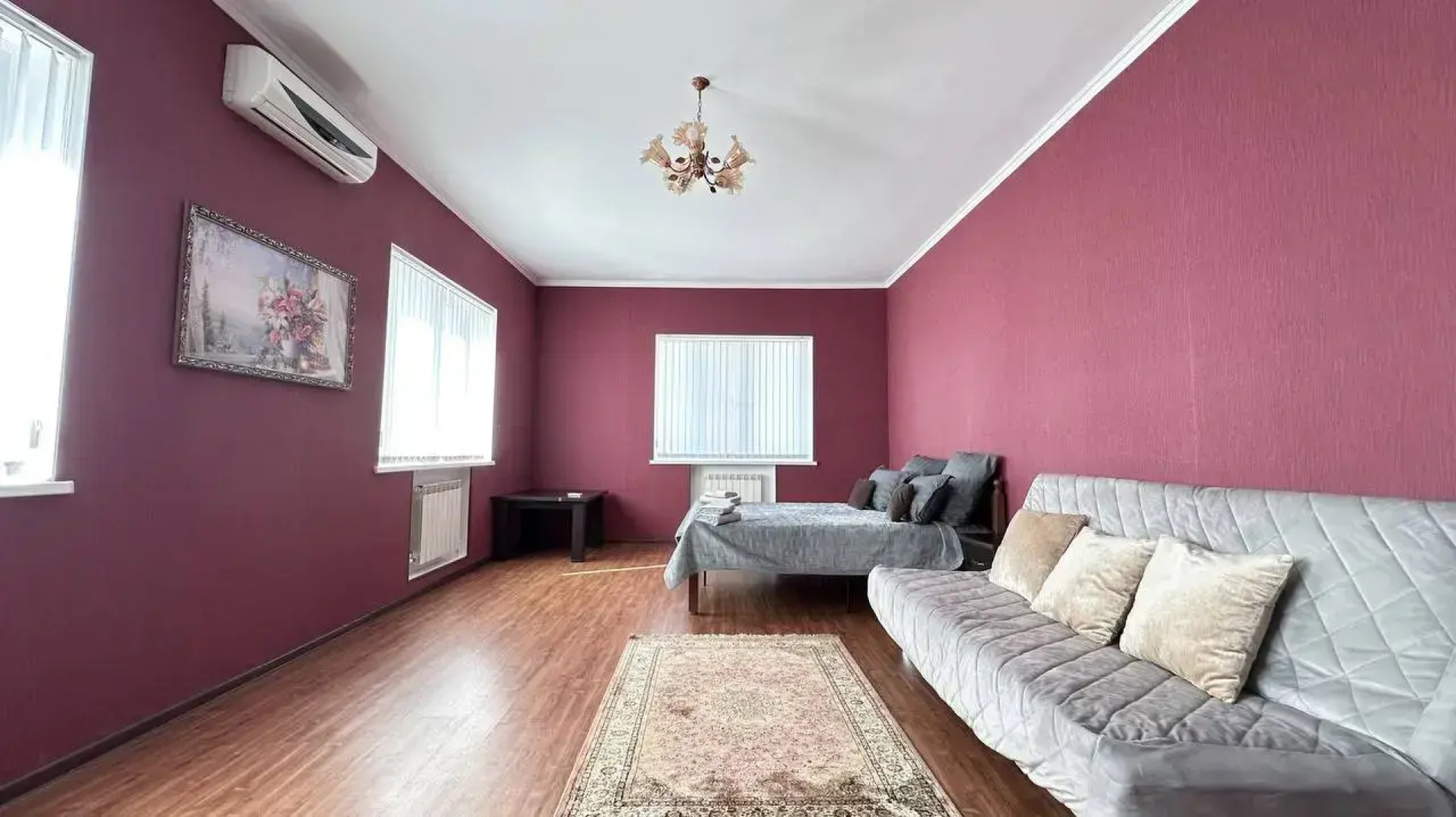 Частный дом с бассейном