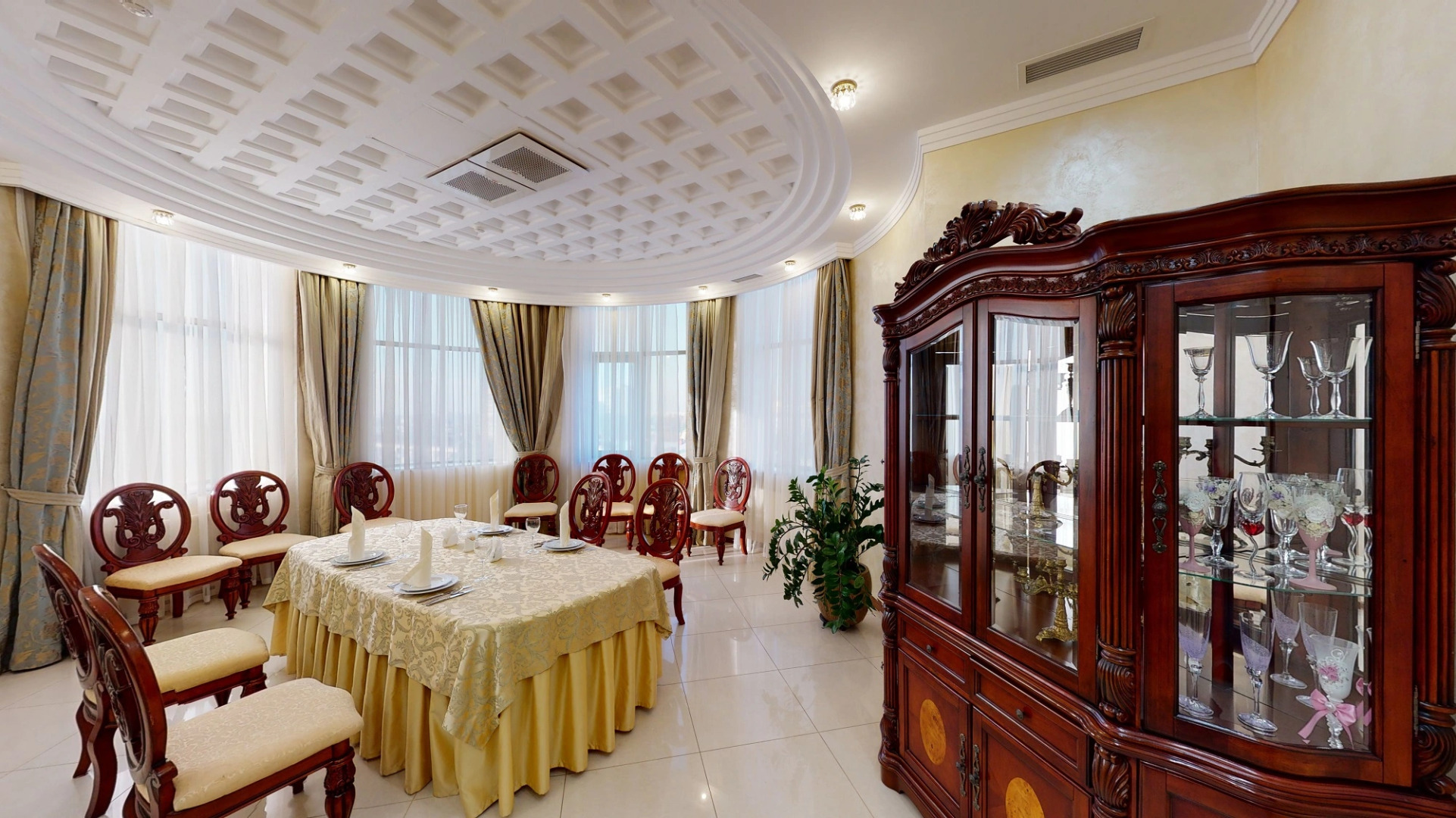 Отель Платан Южный