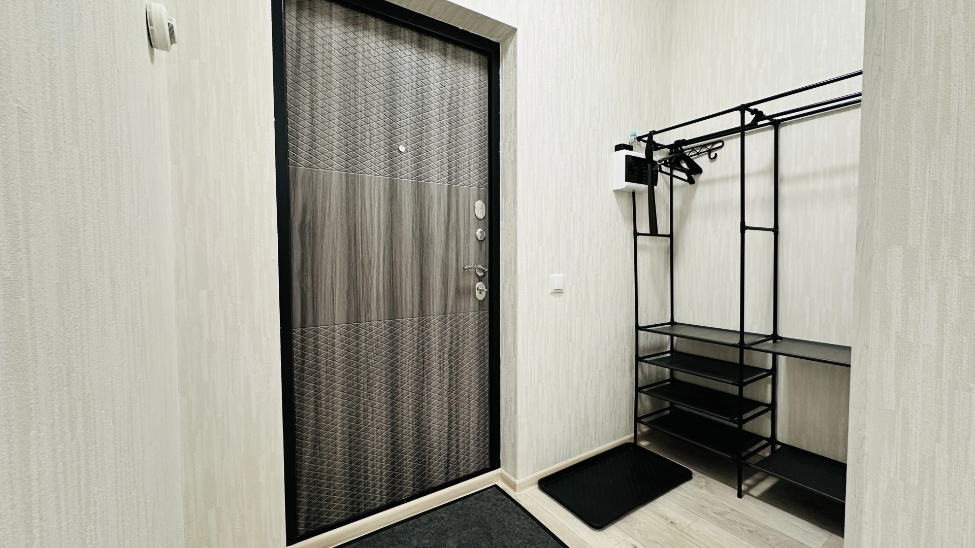 Квартира Уютная Евро-двухкомнатная на 23 этаже