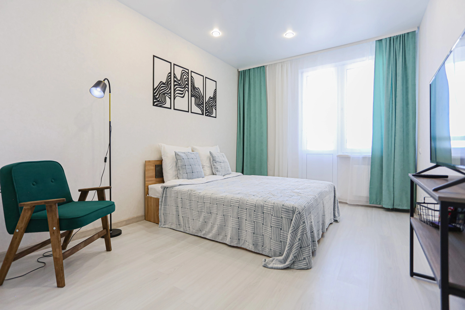 Апартаменты SunSet Академика Чазова