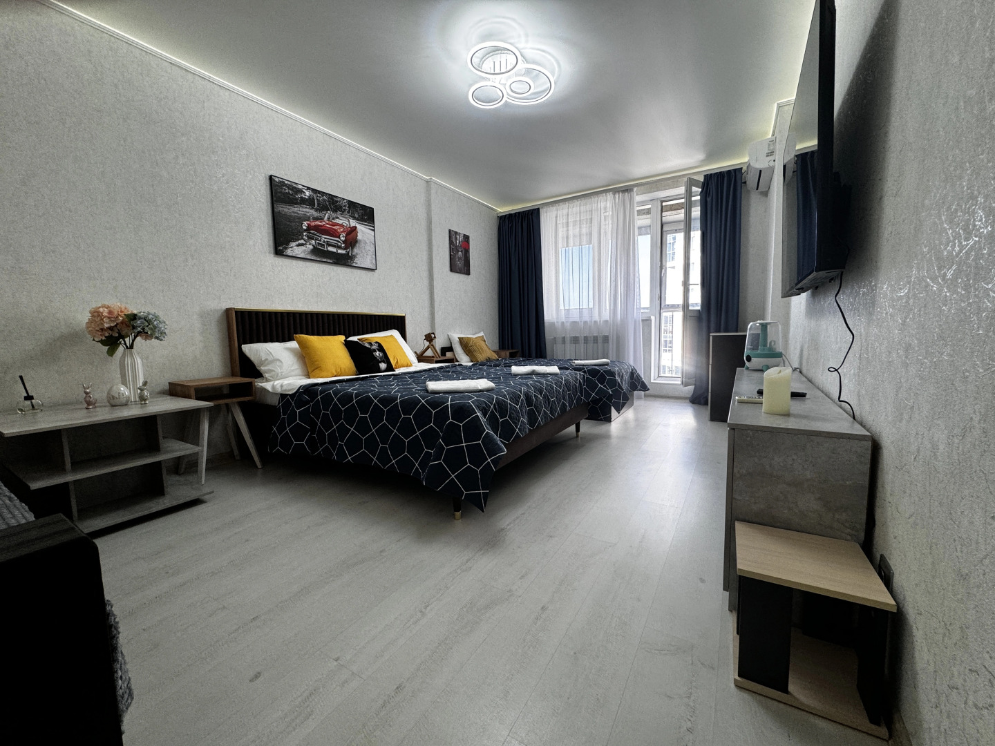 Квартира Новая Двухкомнатная квартира до 8 человек прямо у входа в метро