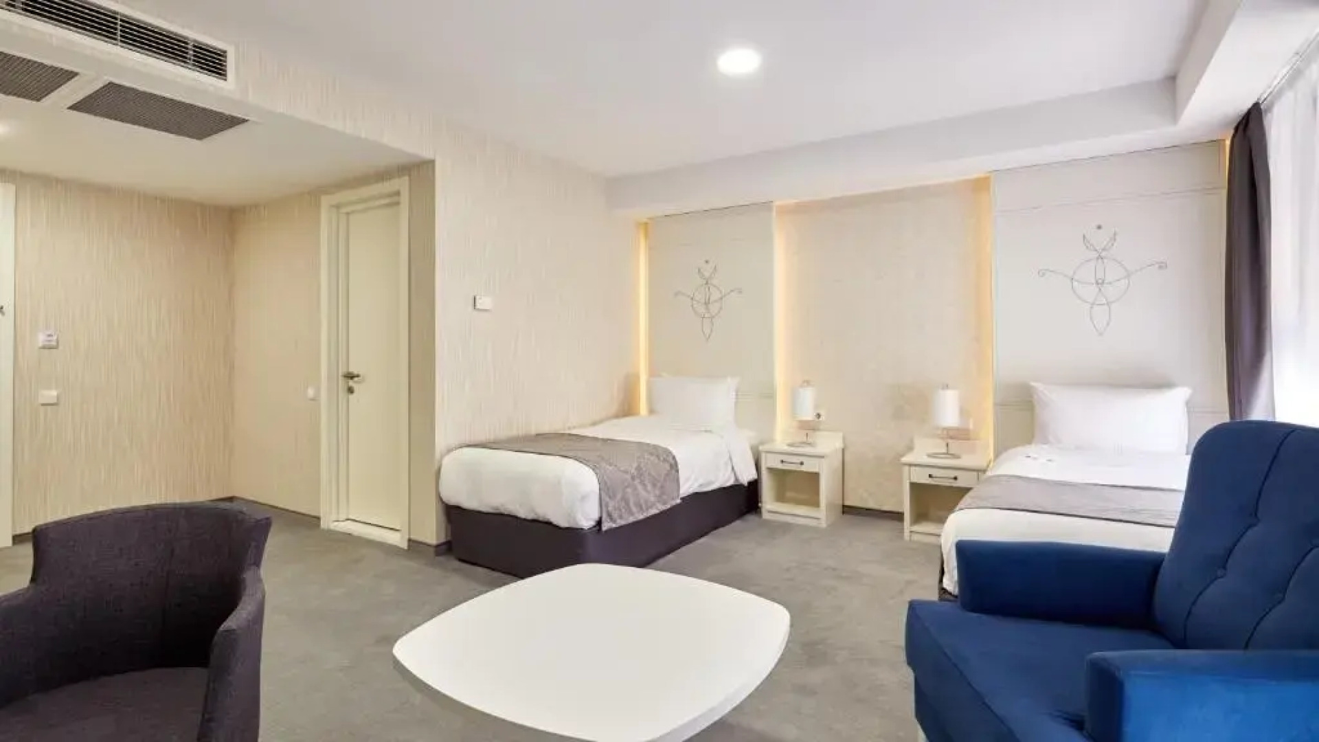 Отель Gallery Palace