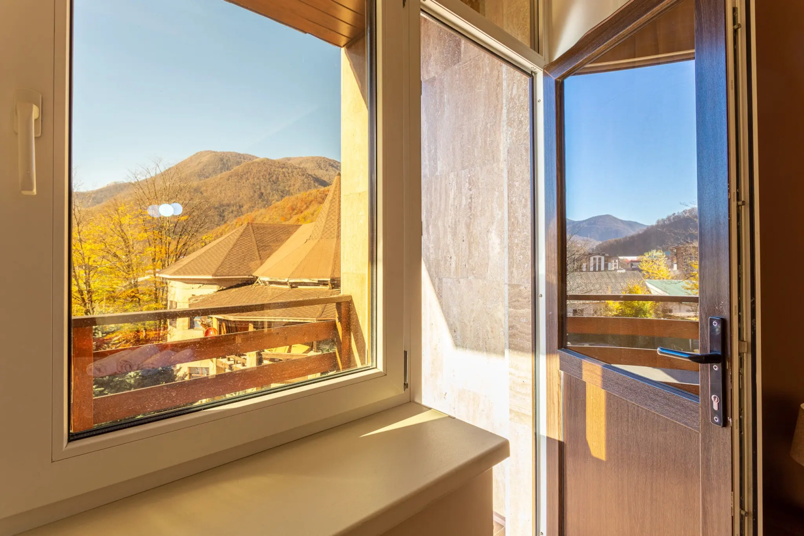 Квартира Номер в Отеле с Балконом Шикарным Видом на Горы