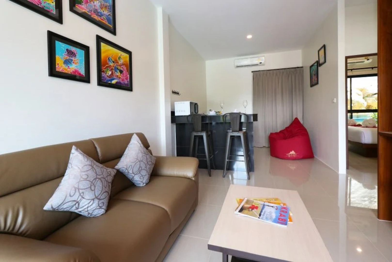 Отель The Scene Cliff View Villas