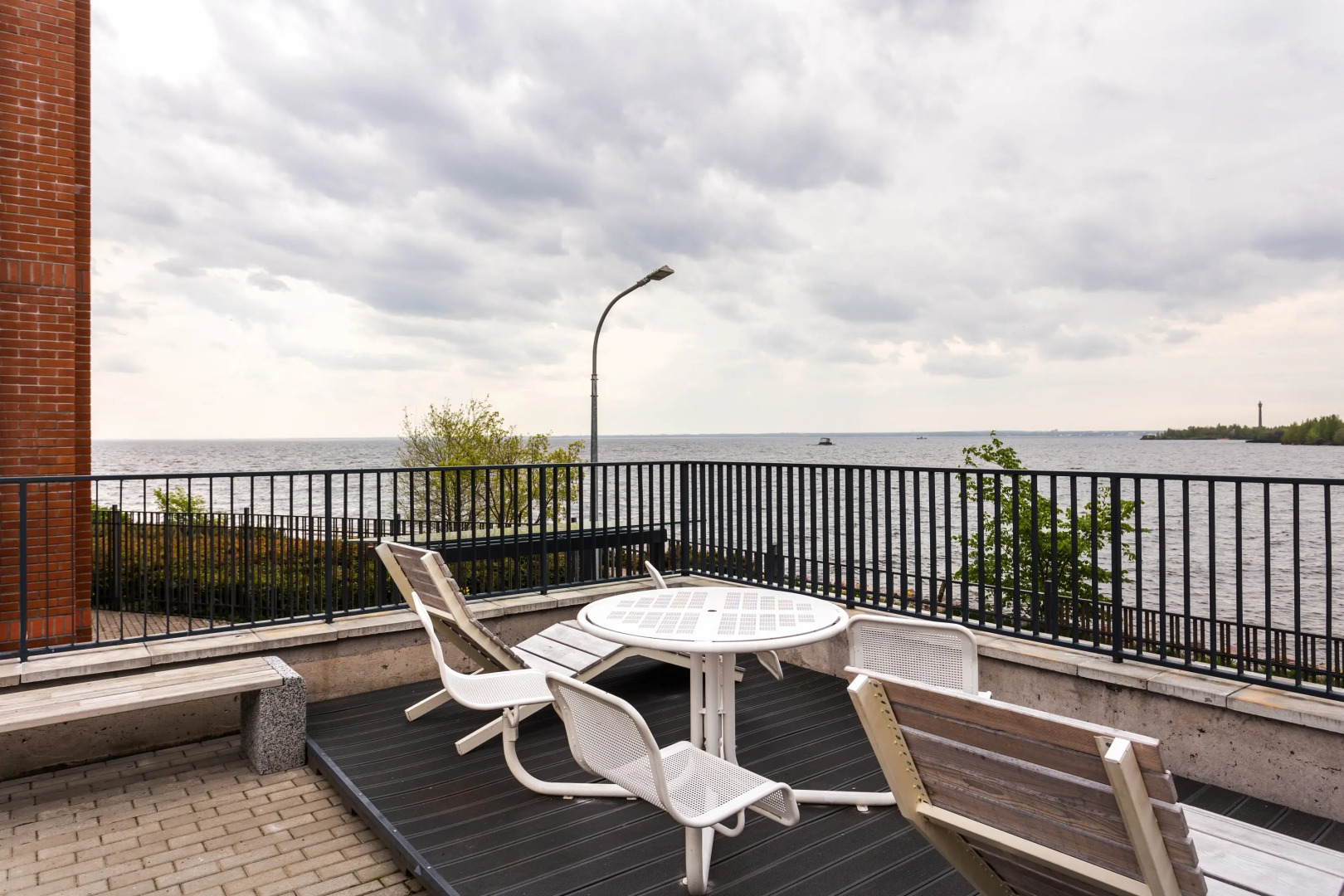 Апартаменты Prudius Apart в Кронштадте с видом на залив